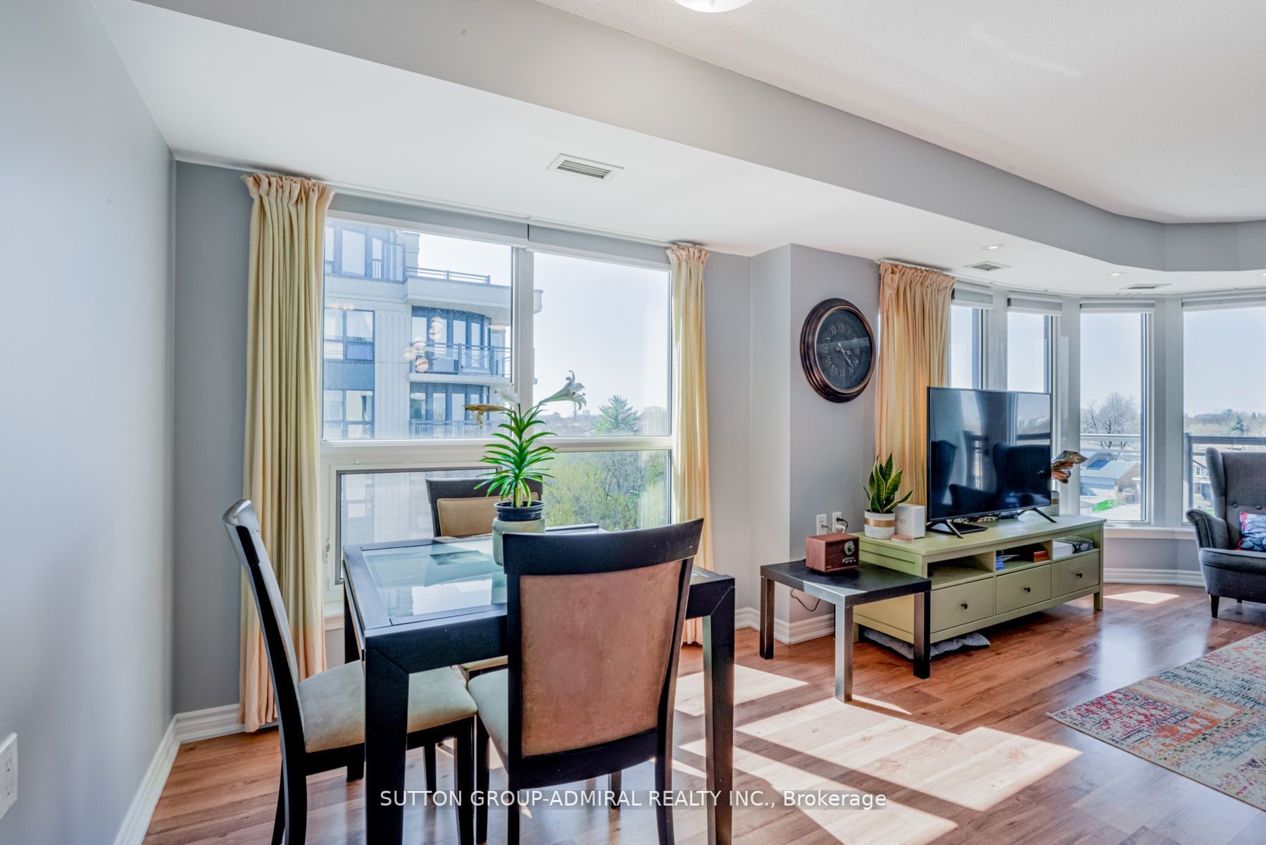 872 Sheppard Ave, #502