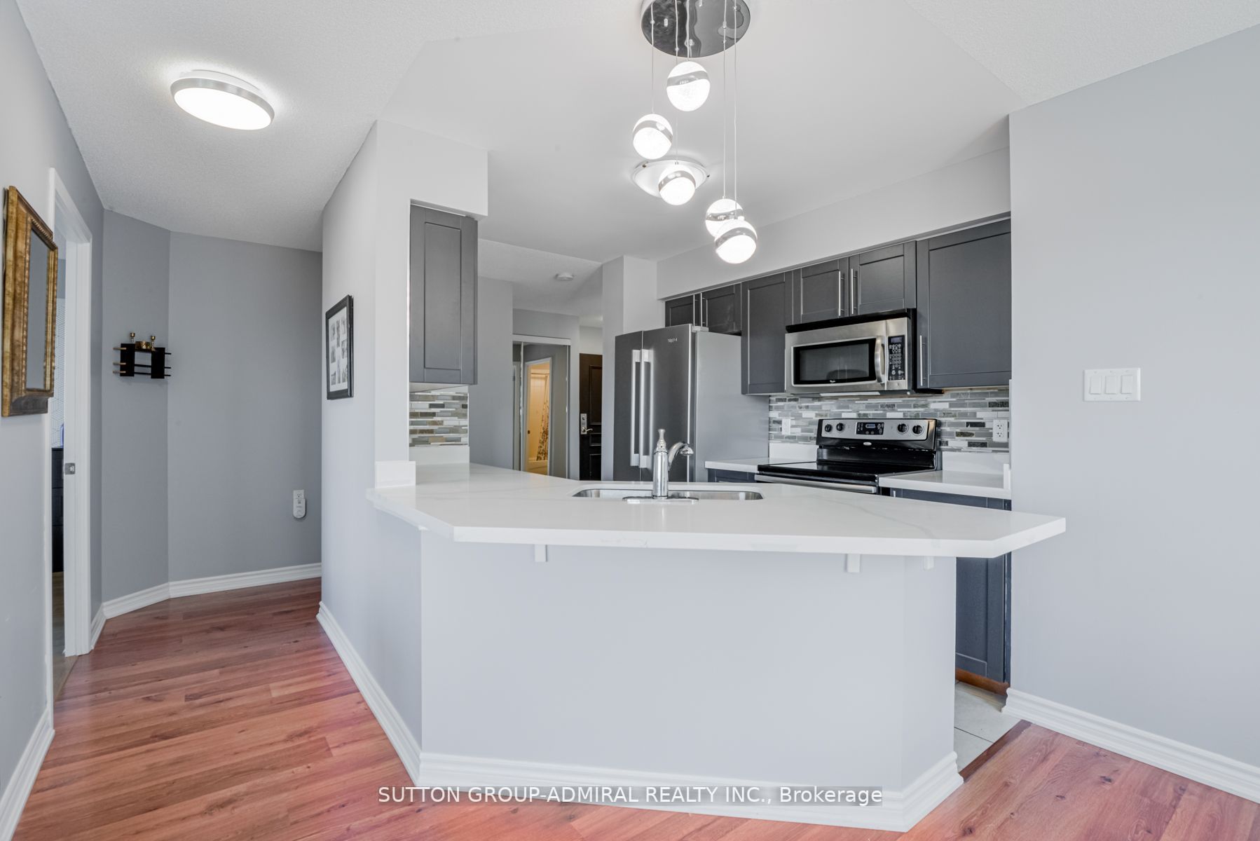 872 Sheppard Ave, #502