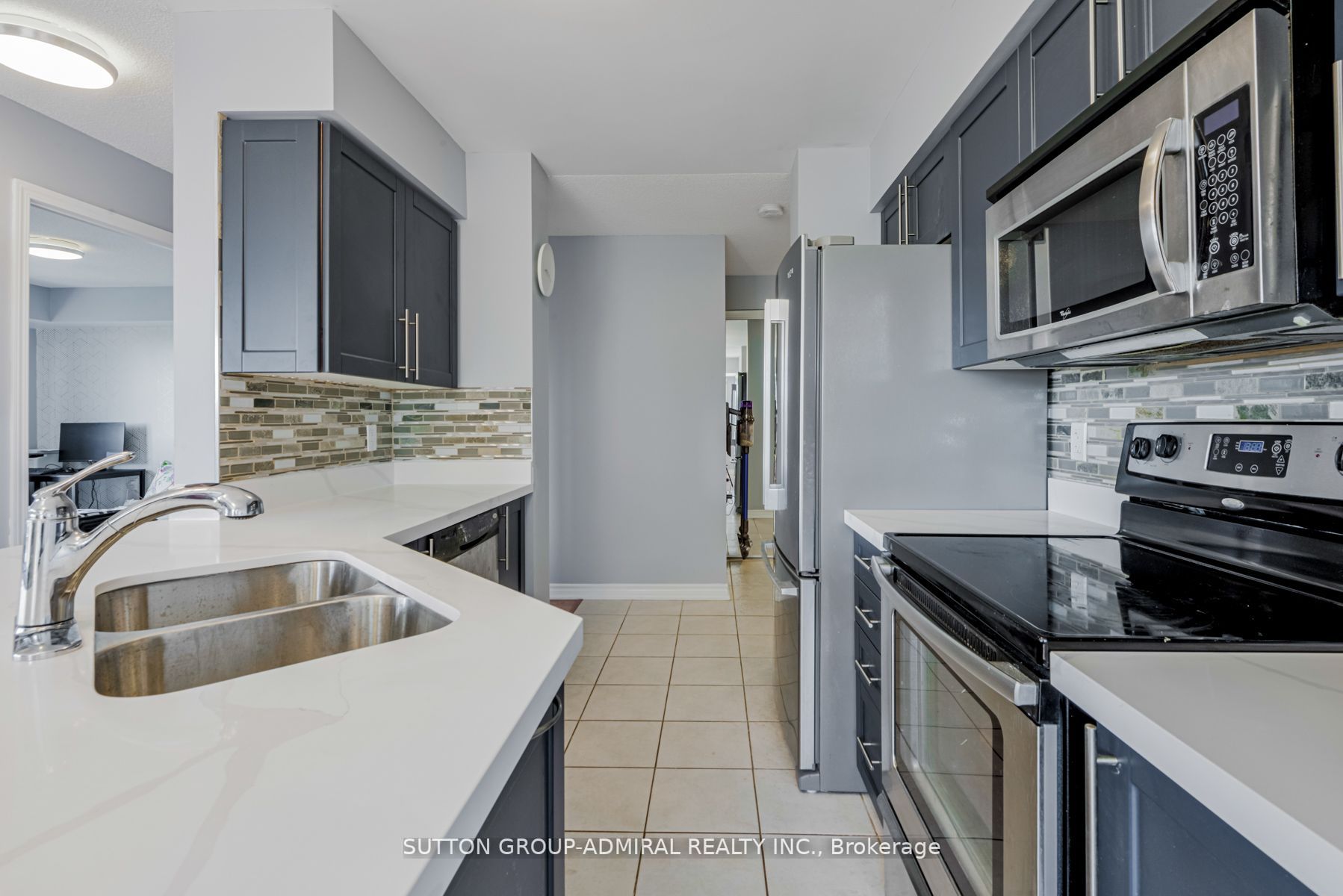 872 Sheppard Ave, #502