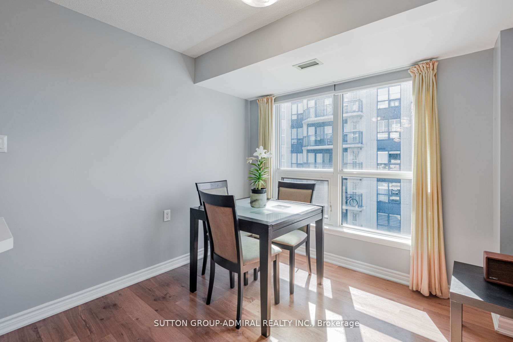 872 Sheppard Ave, #502