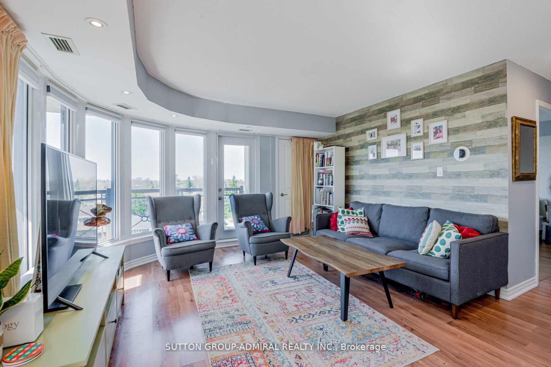 872 Sheppard Ave, #502