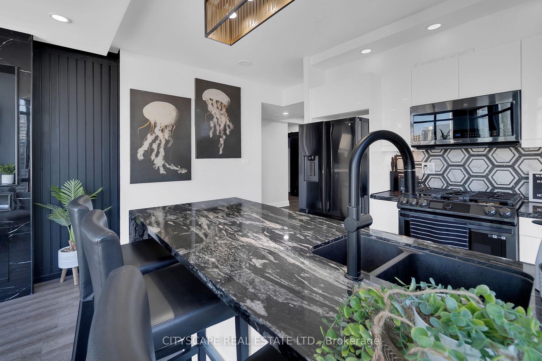 3 Navy Wharf Court N, #2308