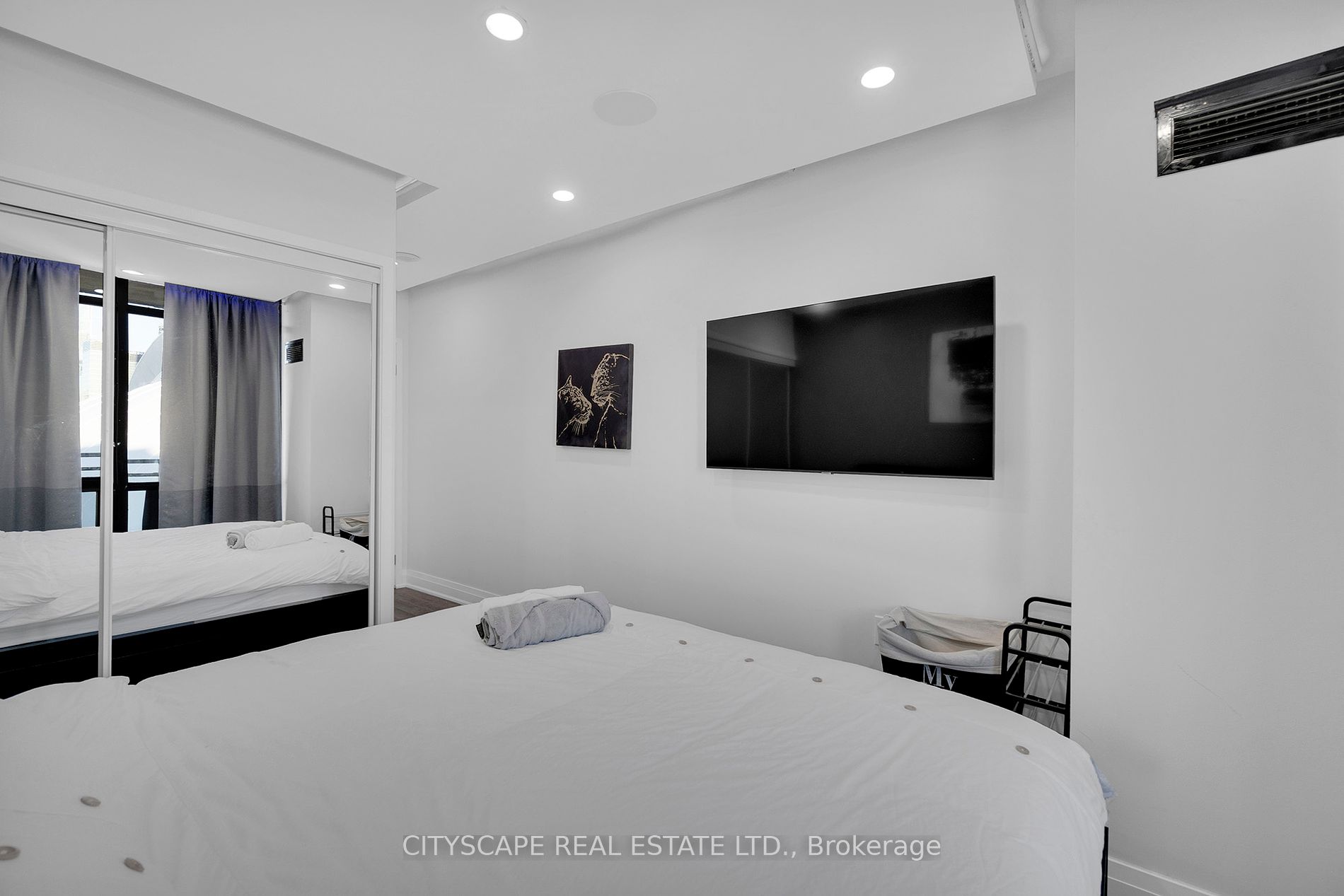 3 Navy Wharf Court N, #2308