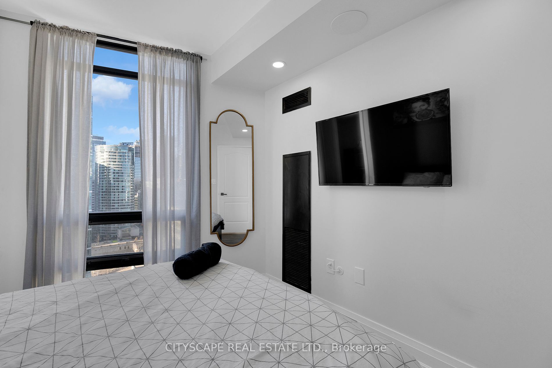 3 Navy Wharf Court N, #2308