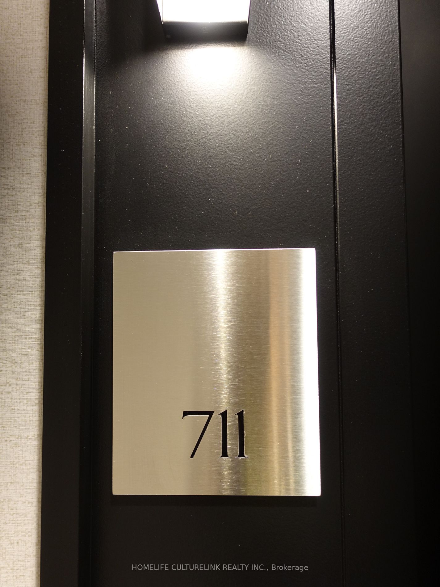 125 Redpath Ave, #711
