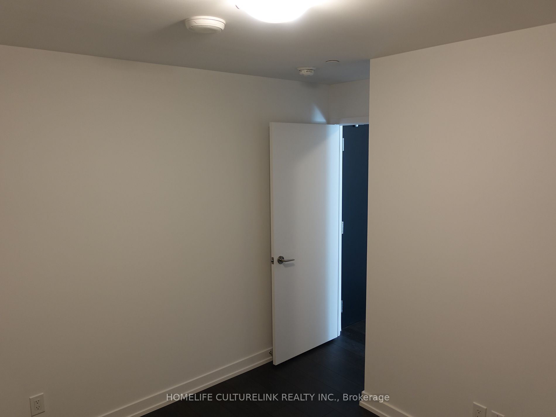 125 Redpath Ave, #711