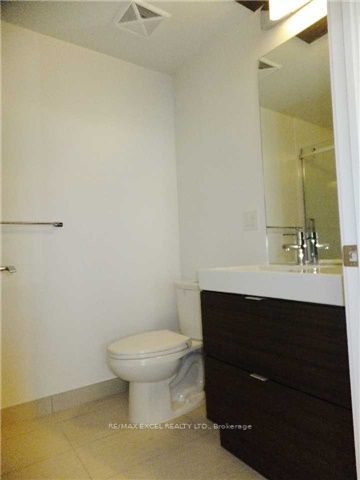 62 Forest Manor Rd, #611