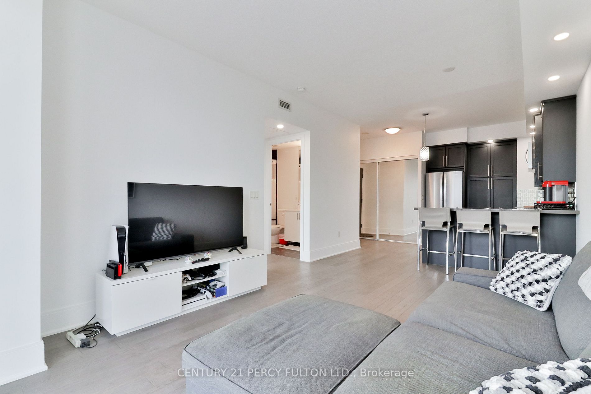 181 Wynford Dr, #1201