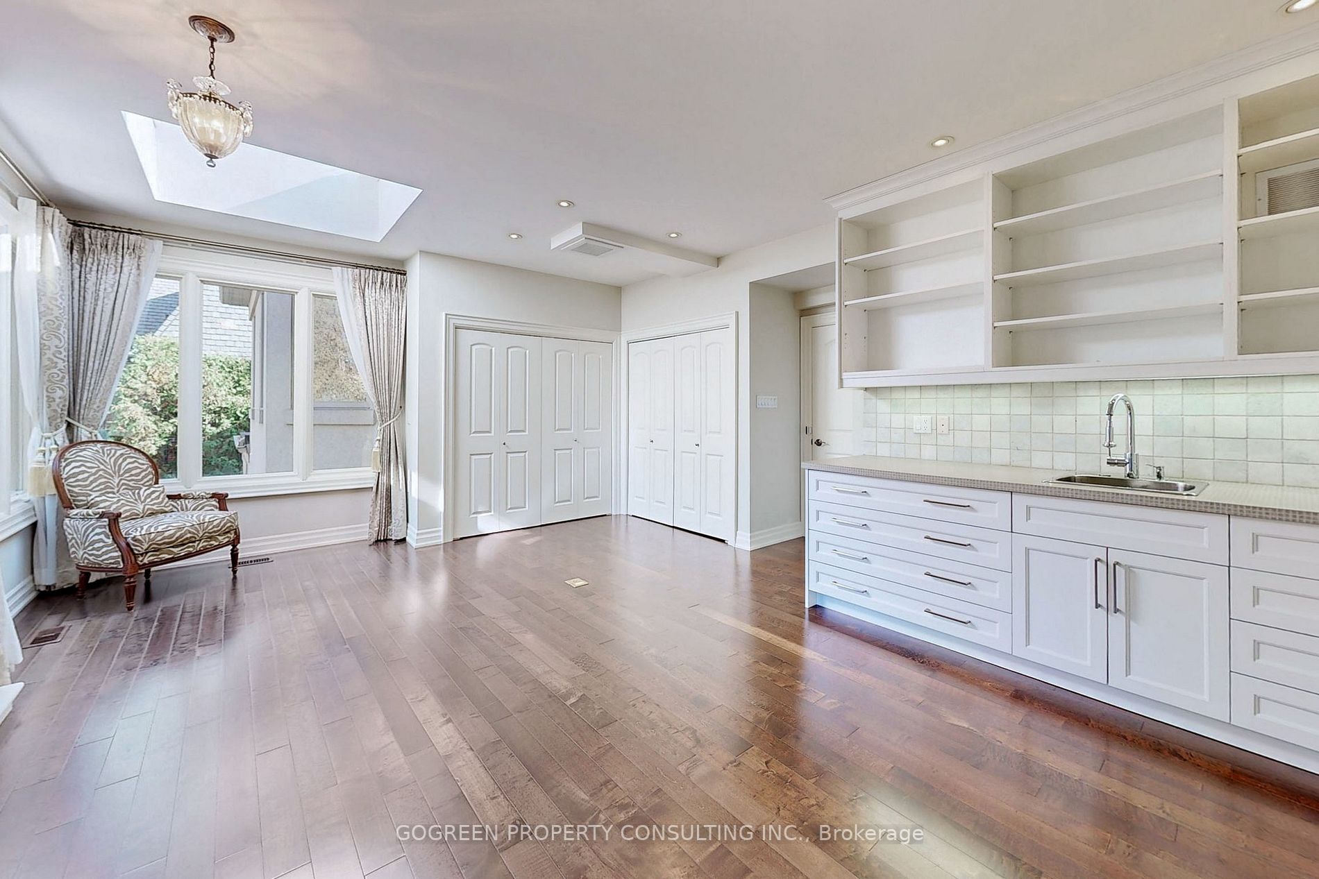 54 Berkindale Dr