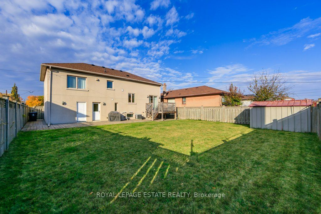 135 Varna Dr