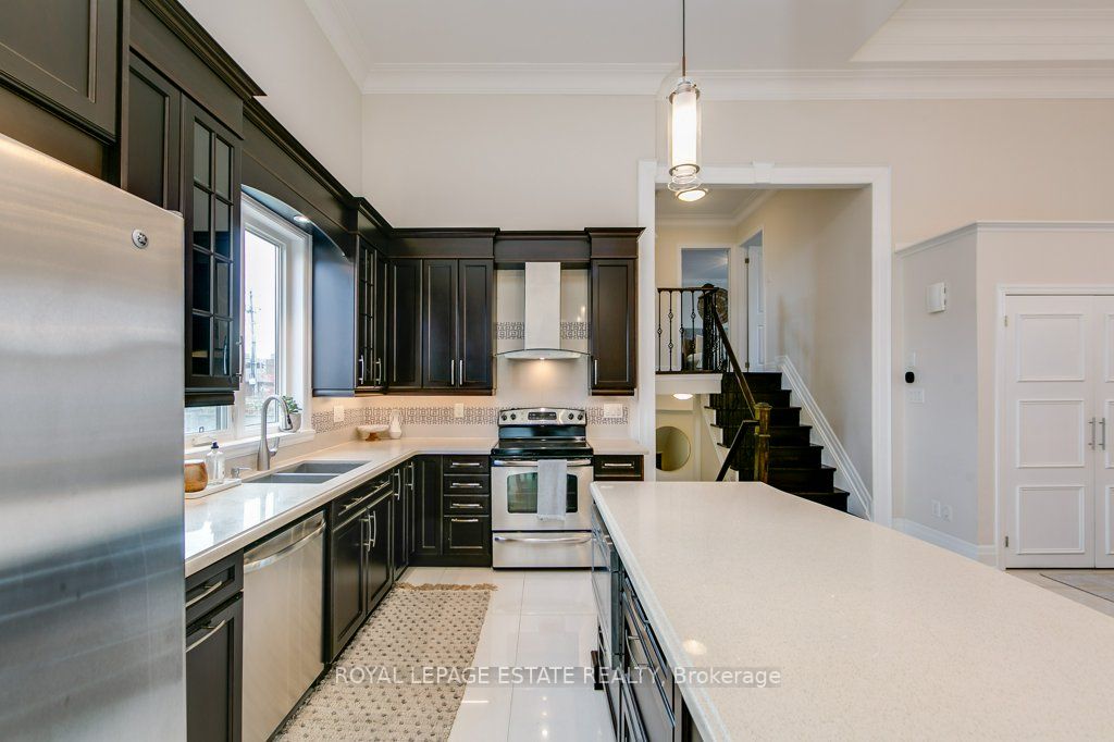 135 Varna Dr