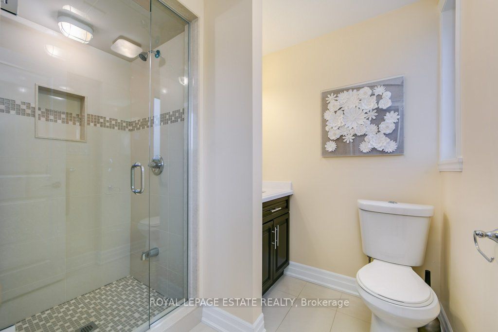 135 Varna Dr