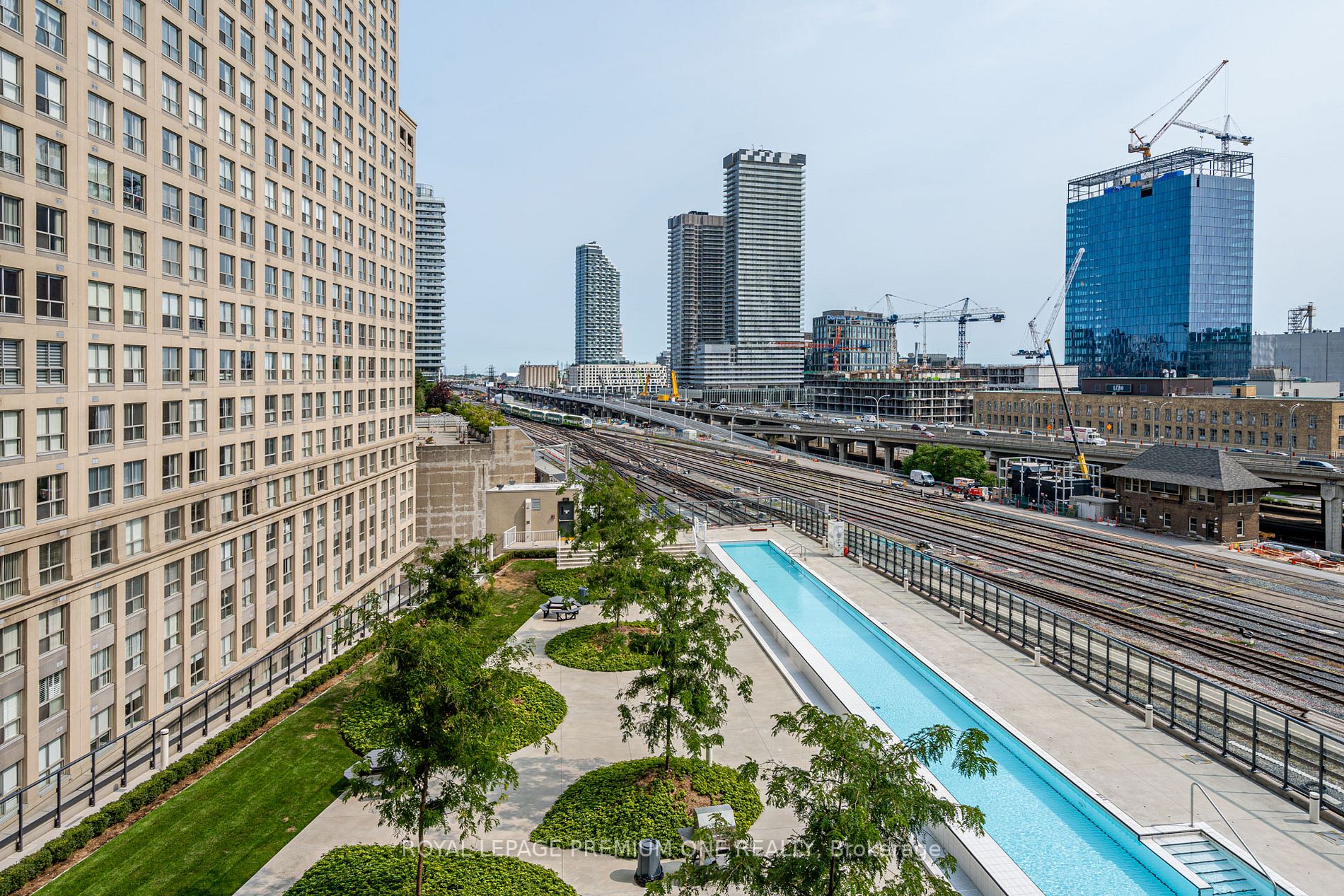 1 The Esplanade, #806