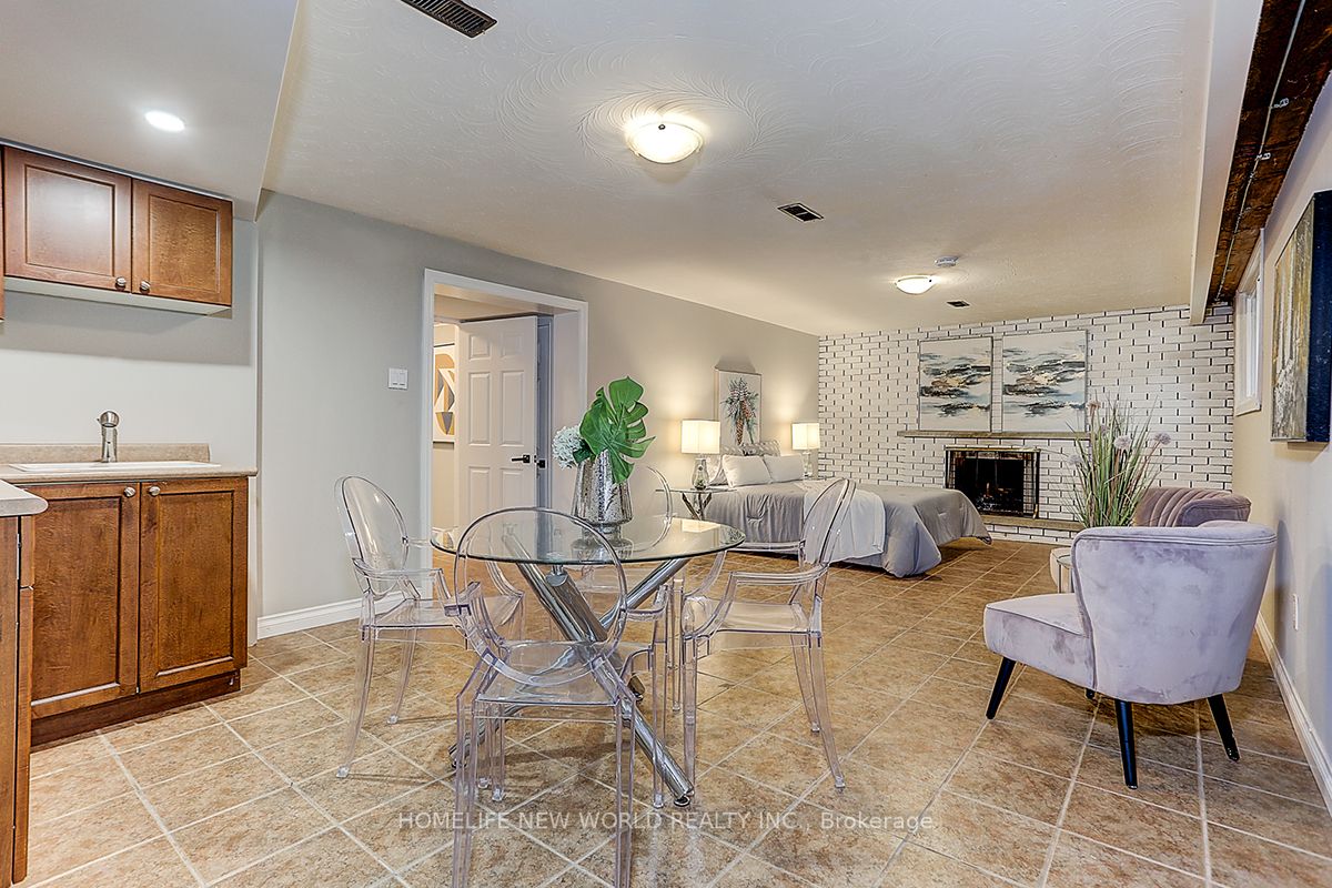 8 Tobruk Crescent