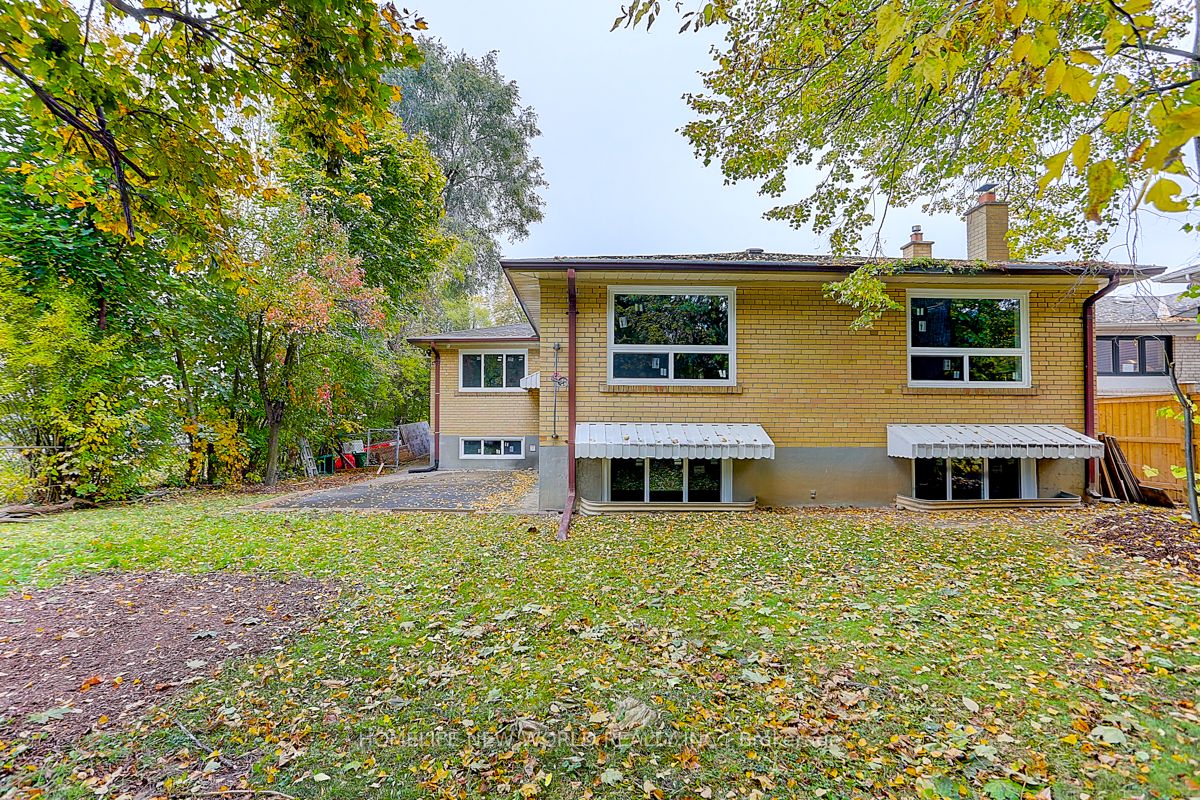 8 Tobruk Crescent