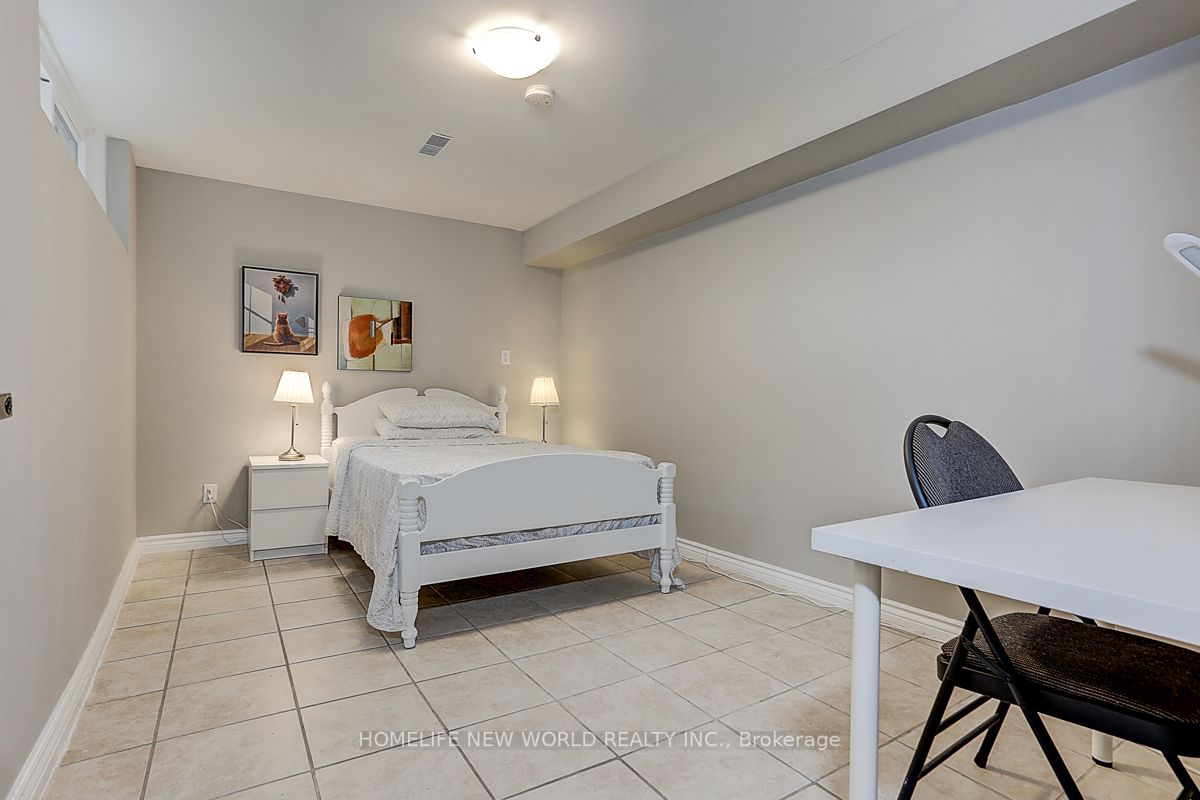 8 Tobruk Crescent