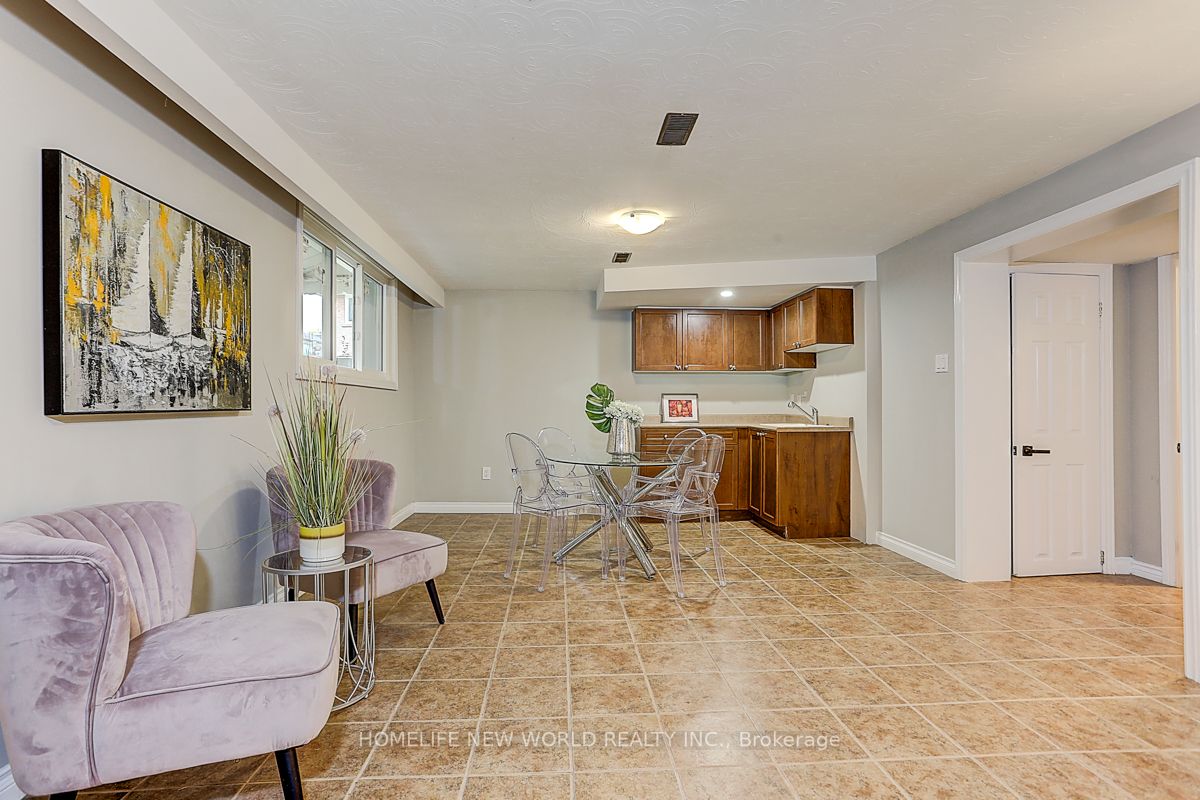 8 Tobruk Crescent