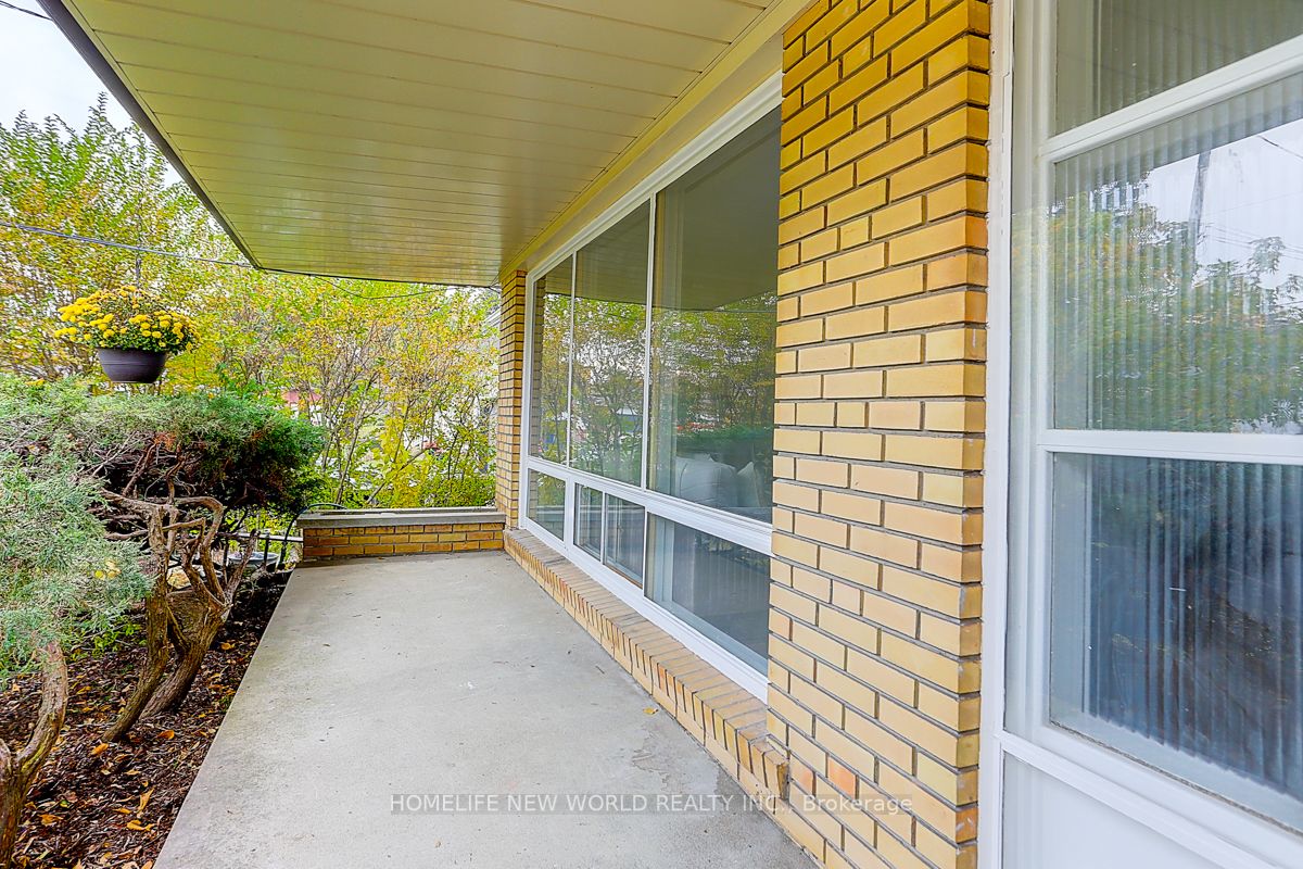 8 Tobruk Crescent