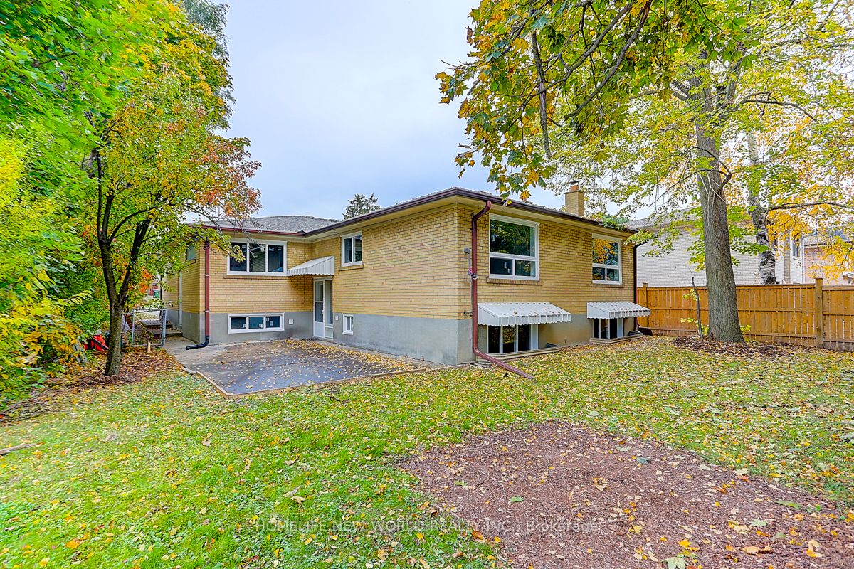 8 Tobruk Crescent