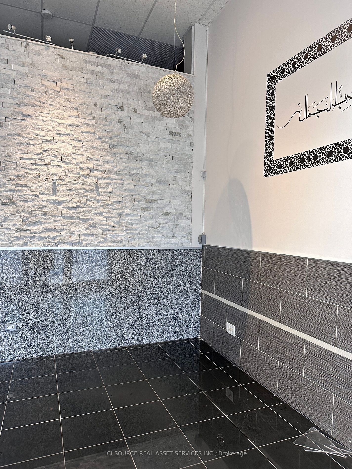 917 Yonge St