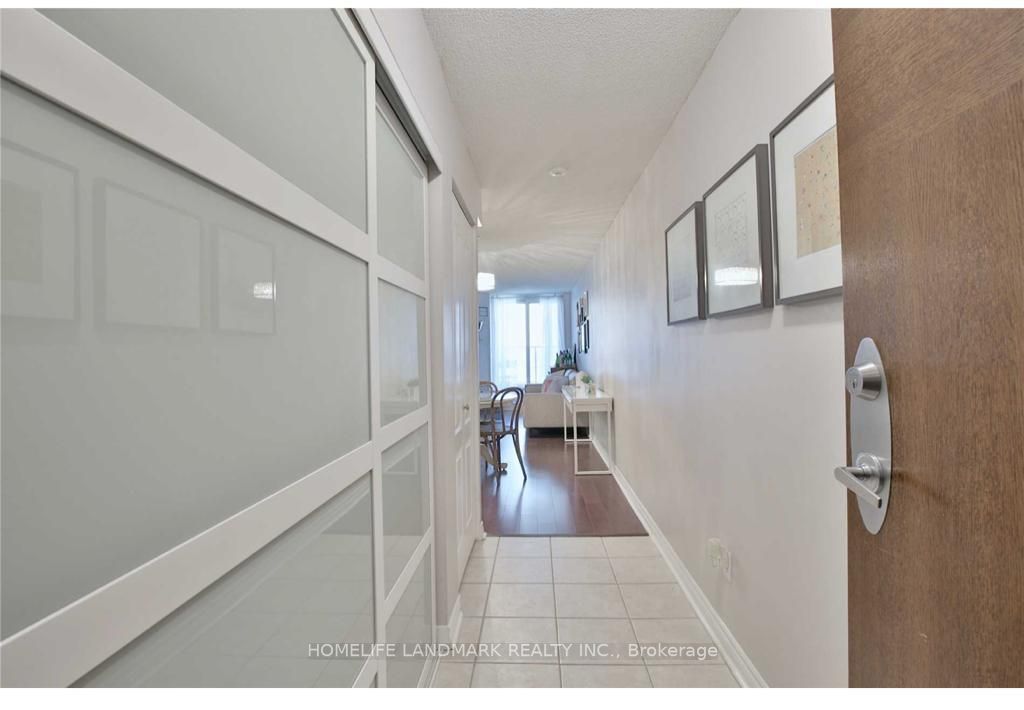 3 Rean Dr, #213