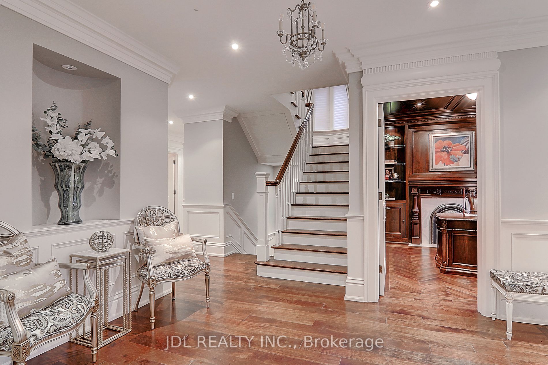 15 Castle Frank Cres