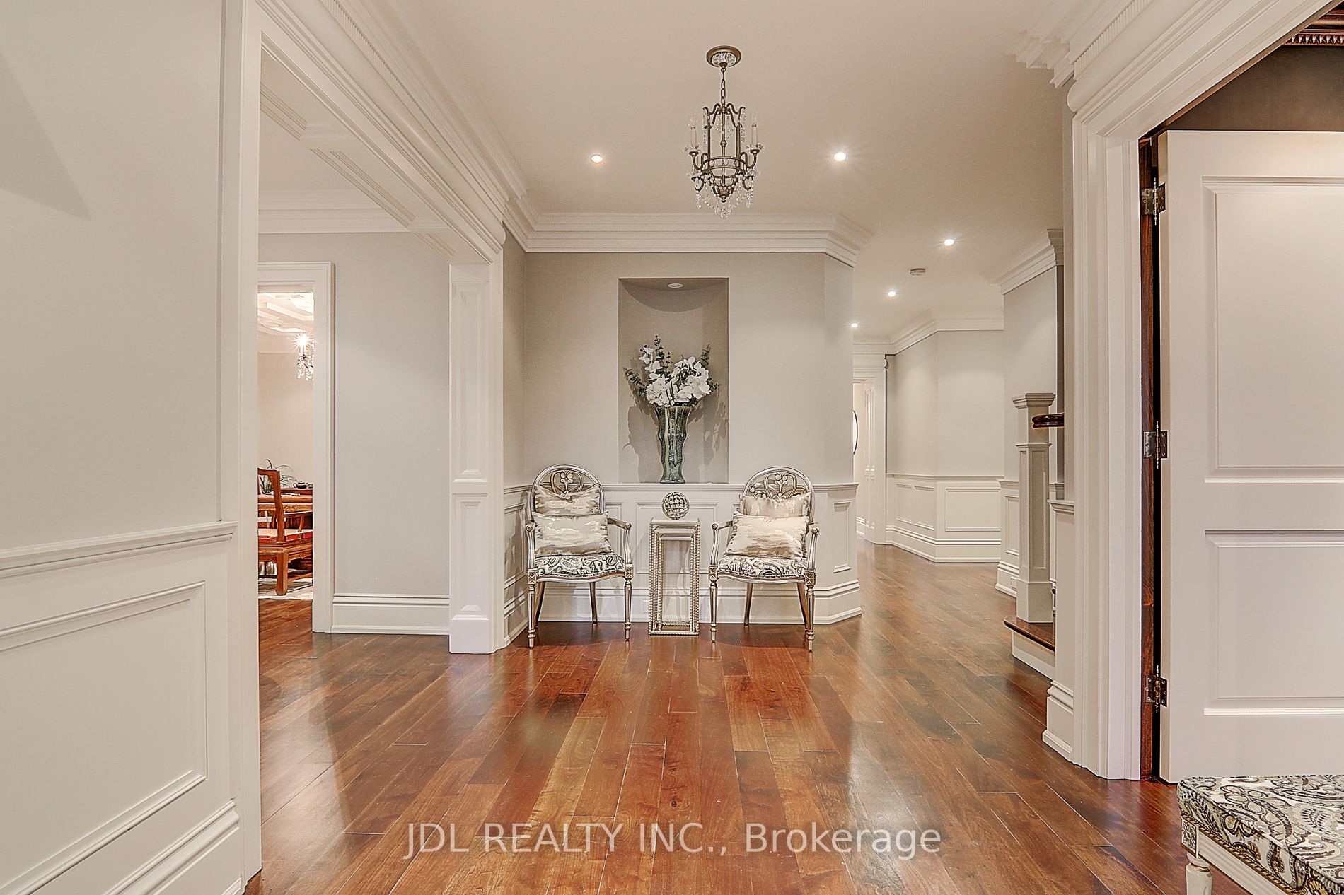 15 Castle Frank Cres