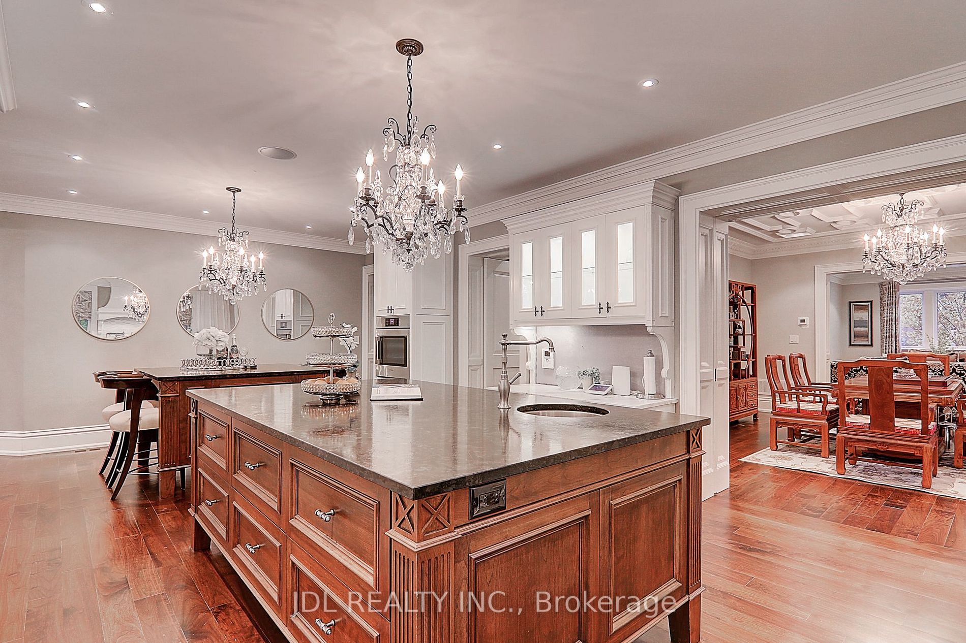 15 Castle Frank Cres