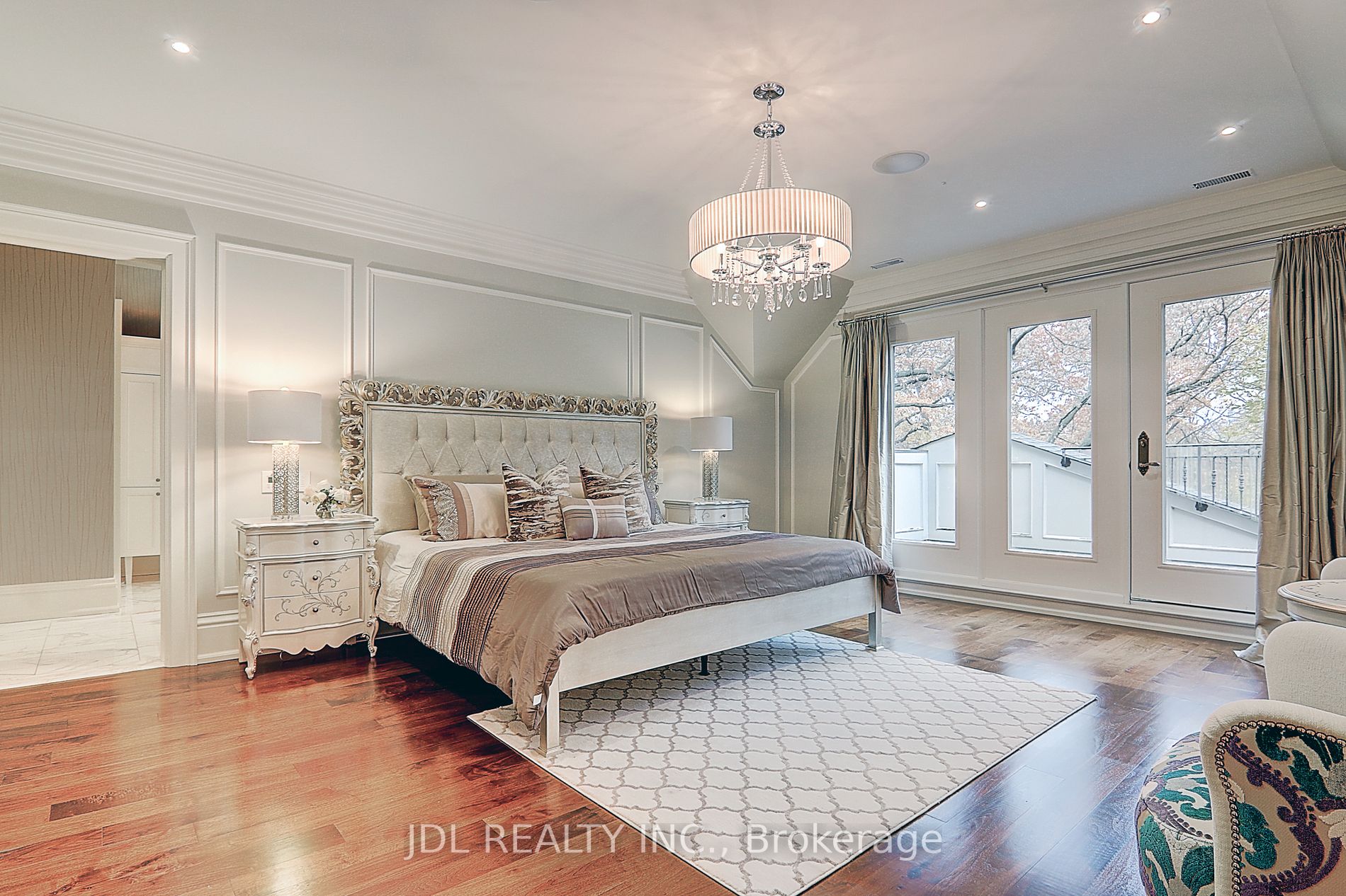 15 Castle Frank Cres