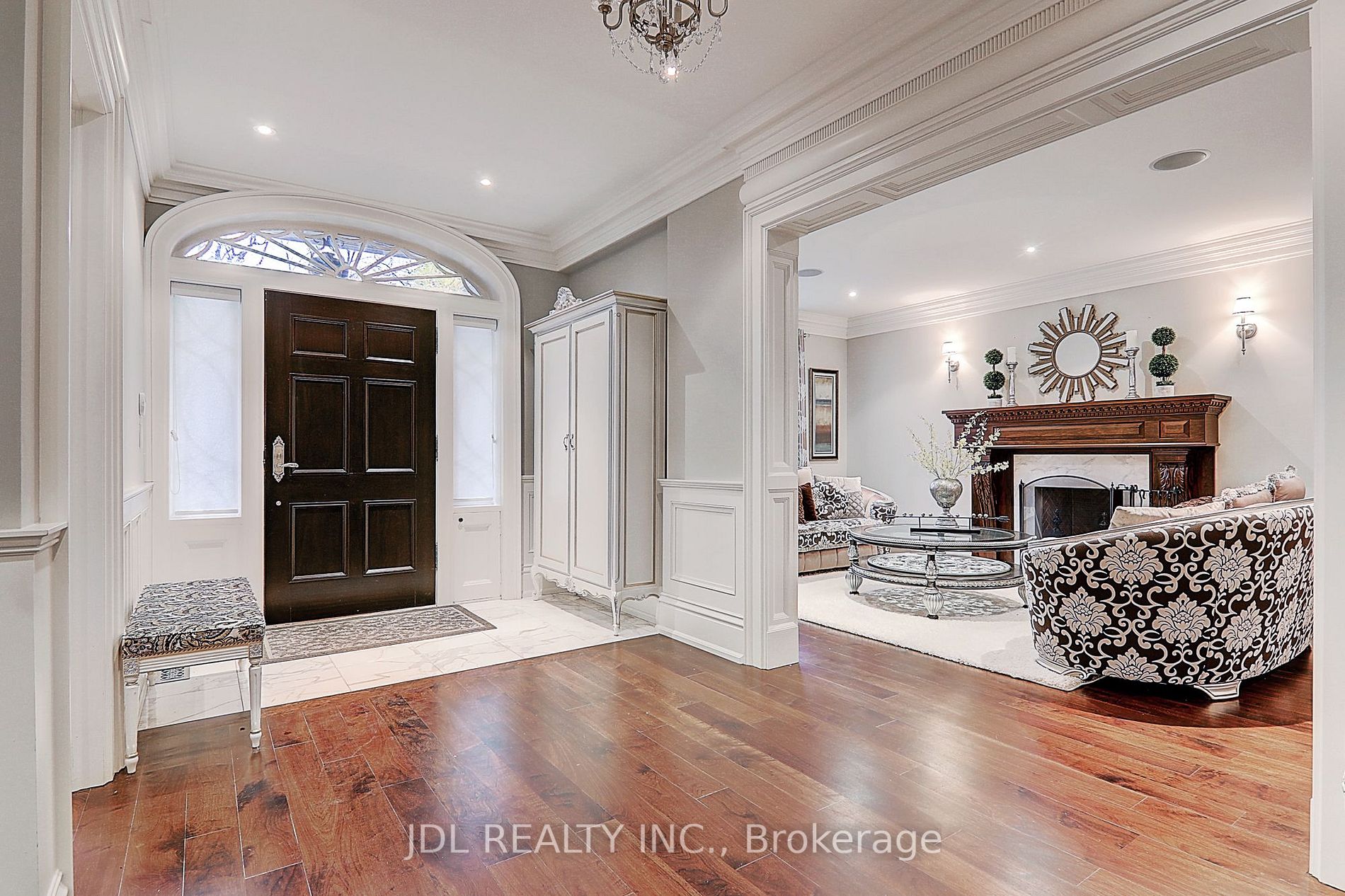 15 Castle Frank Cres