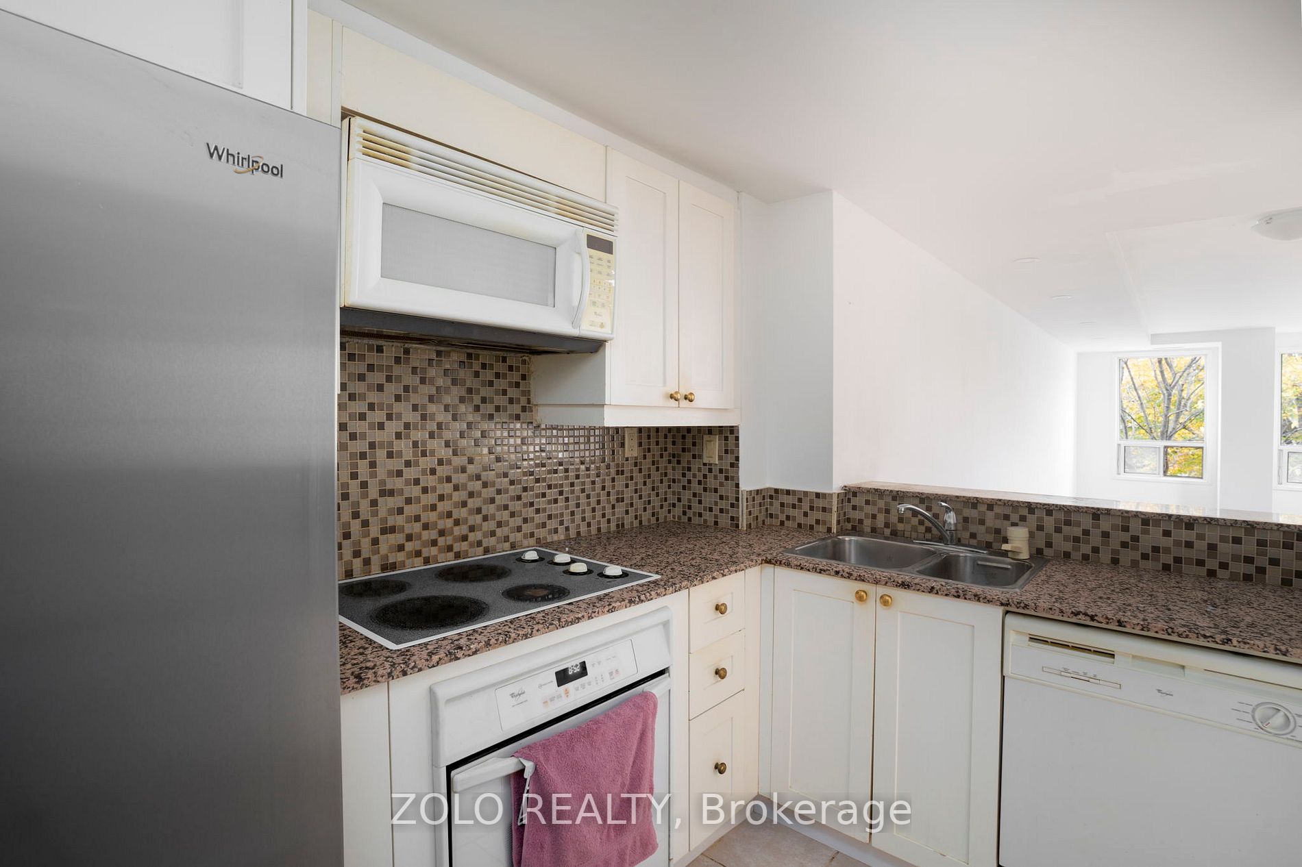 9 Greenbriar Rd, #201