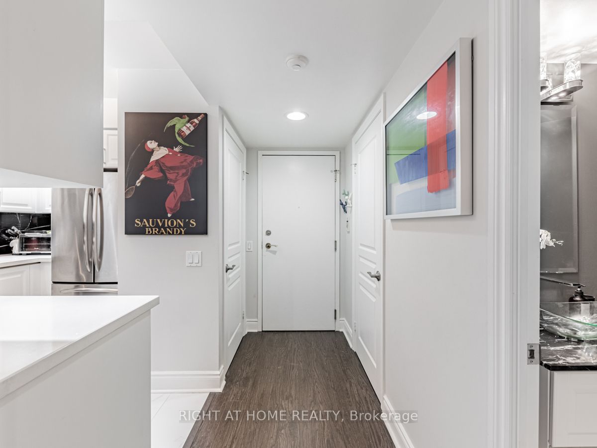 15 Northtown Way, #615