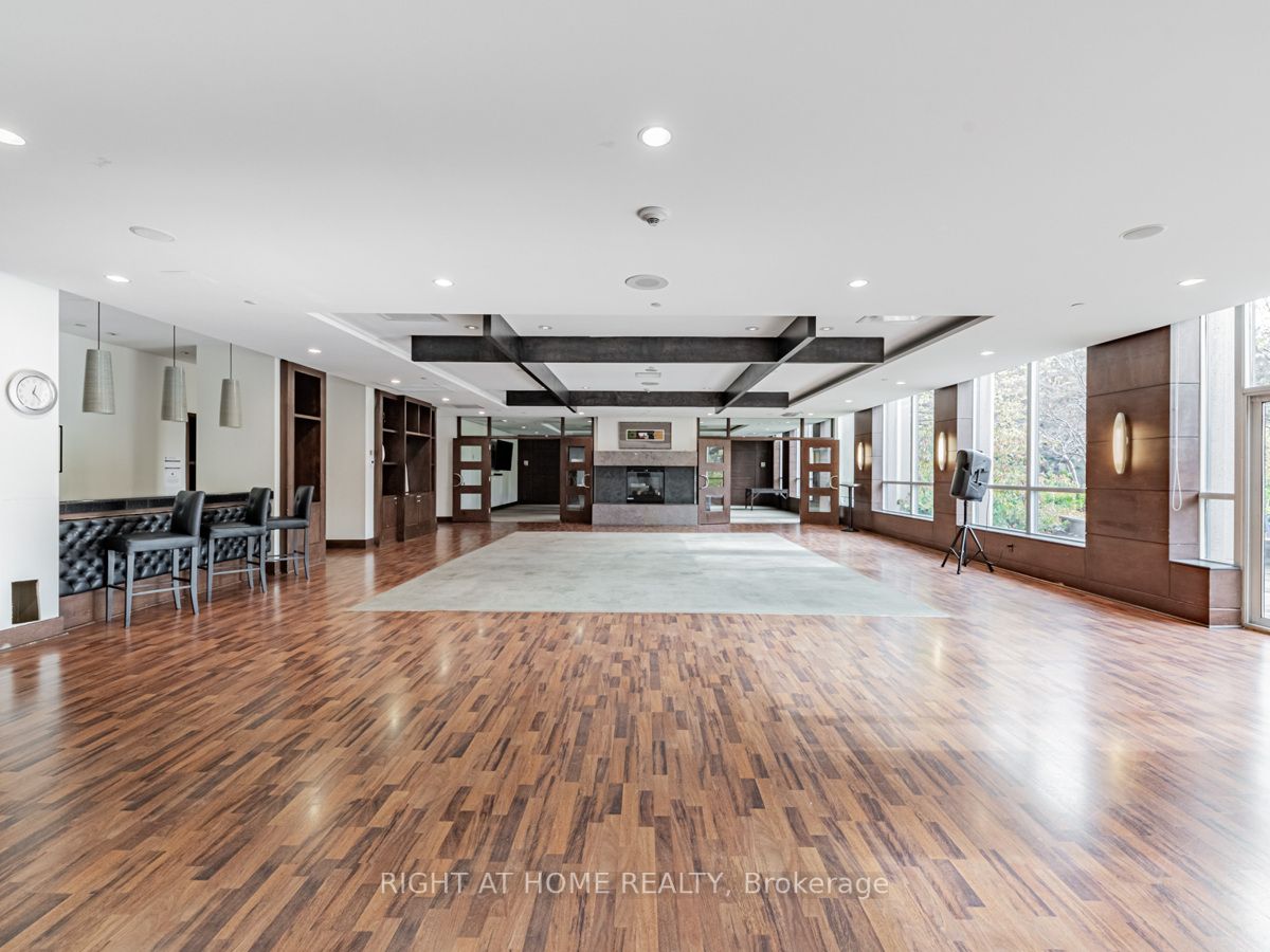 15 Northtown Way, #615