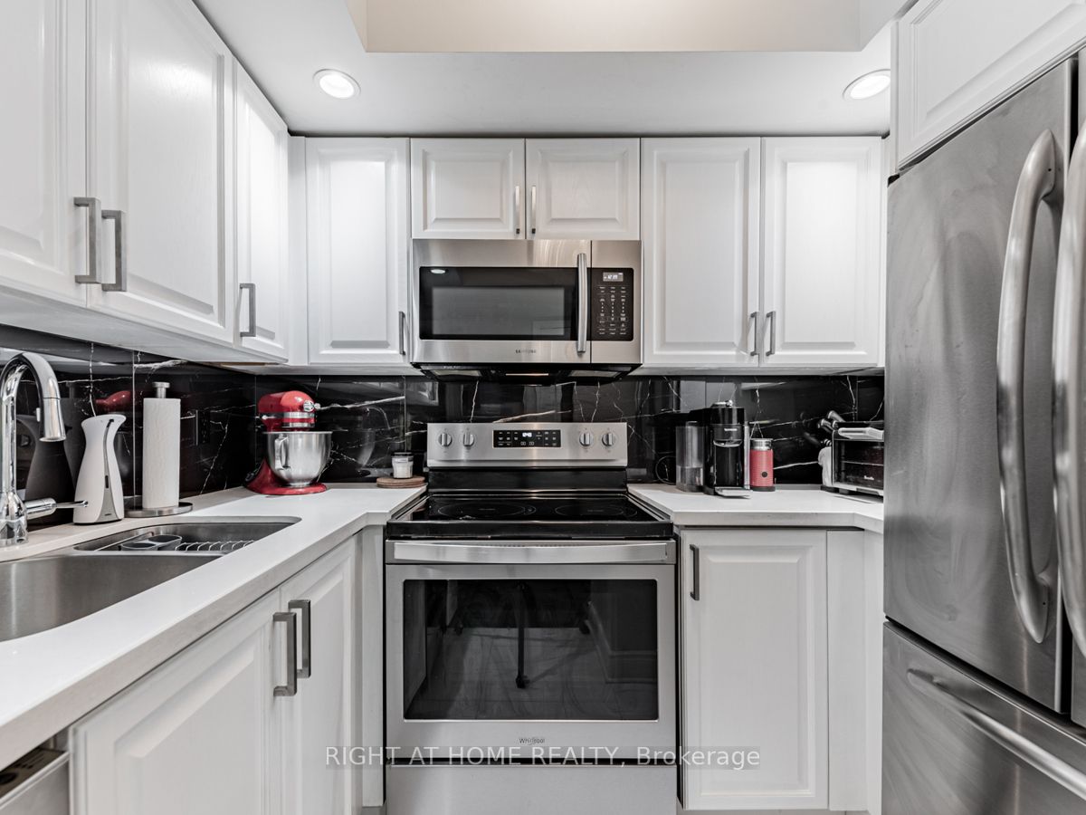 15 Northtown Way, #615