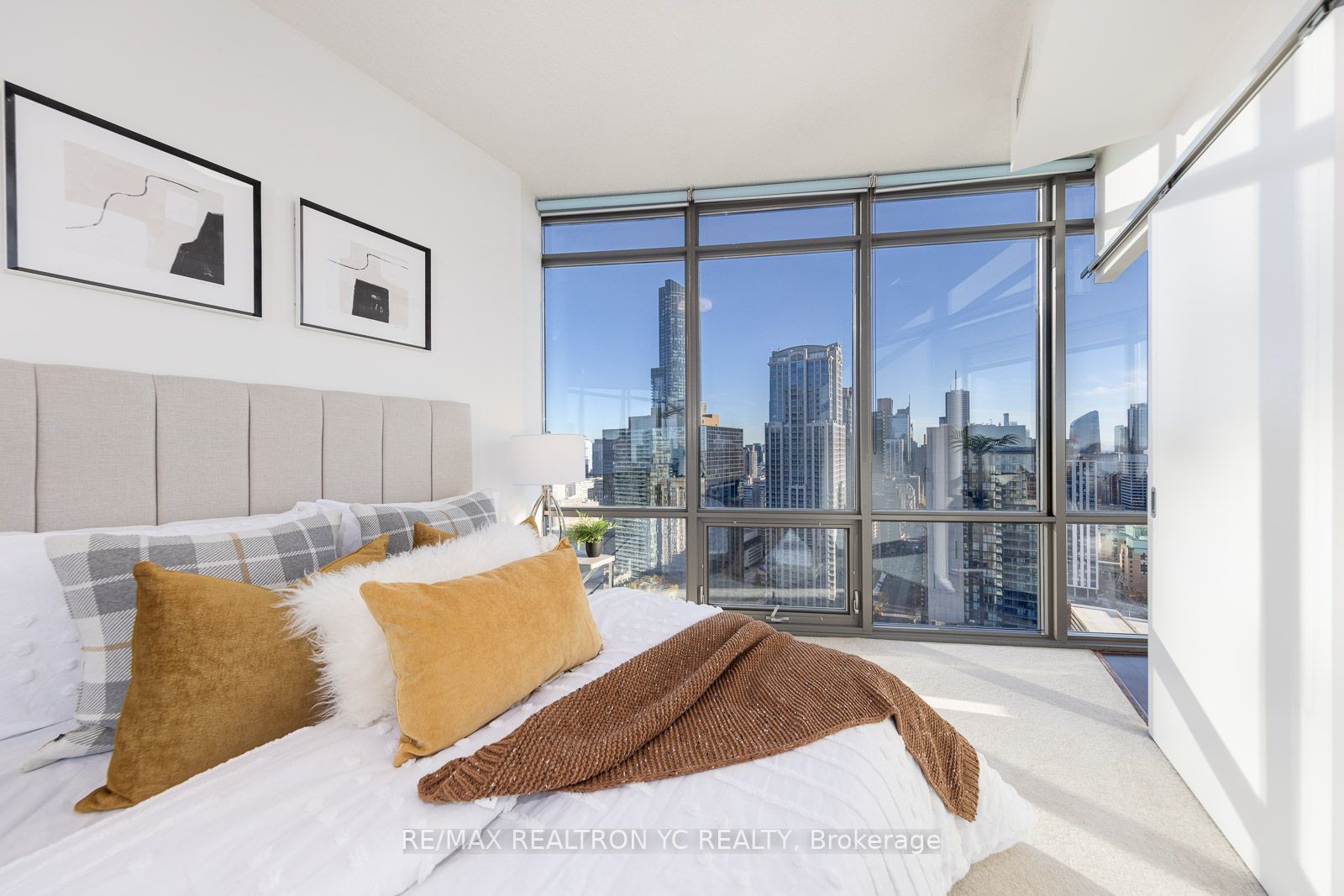 832 Bay St, #3210