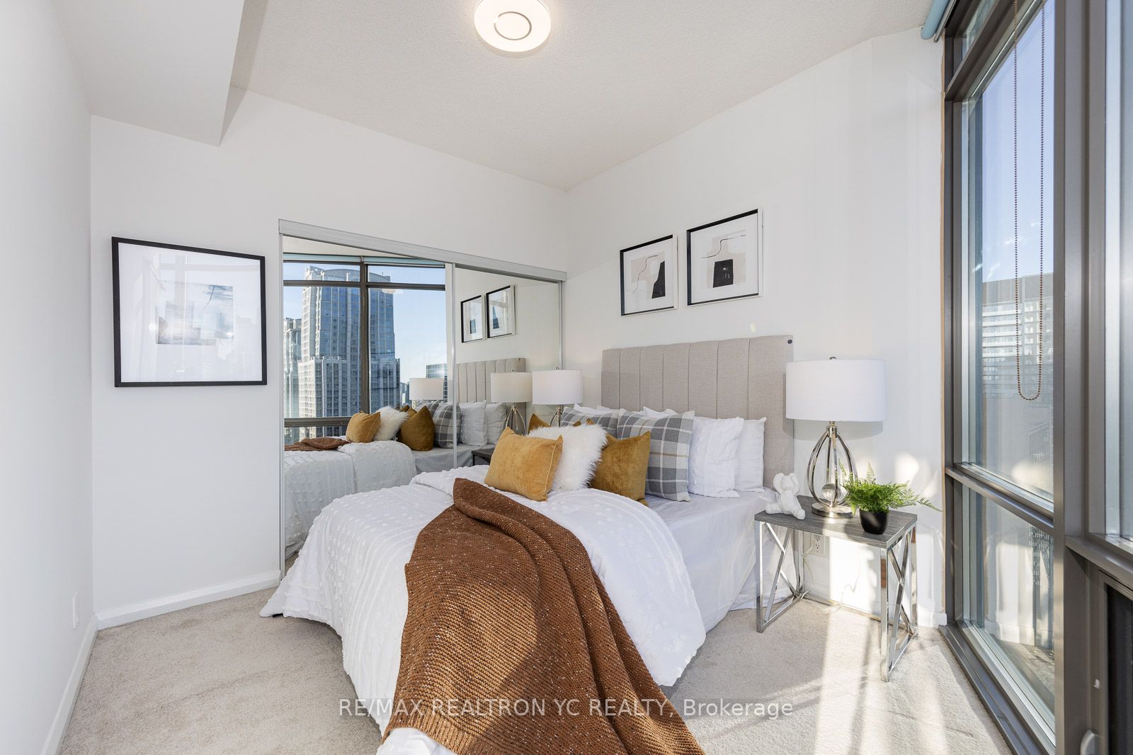 832 Bay St, #3210