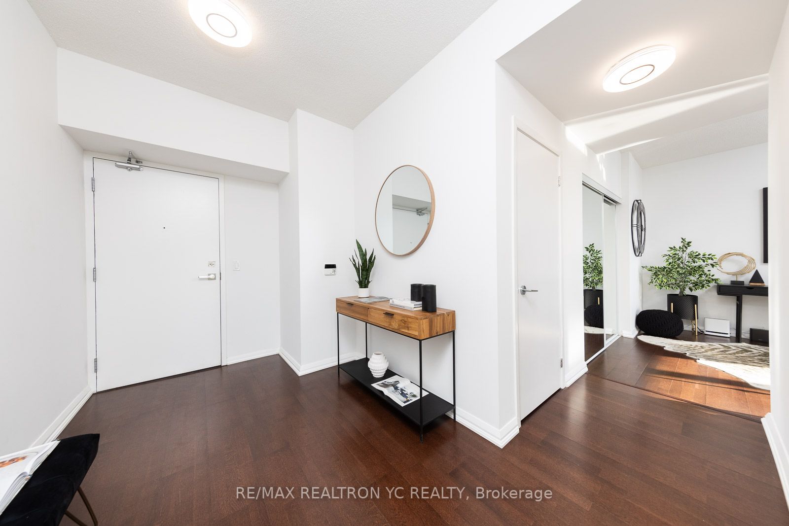 832 Bay St, #3210