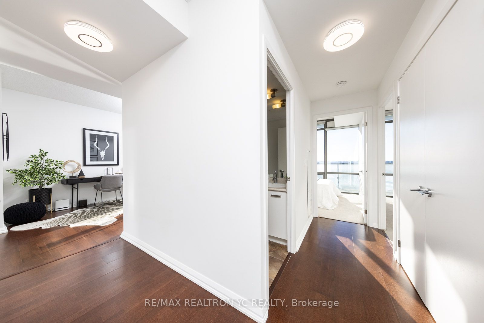 832 Bay St, #3210