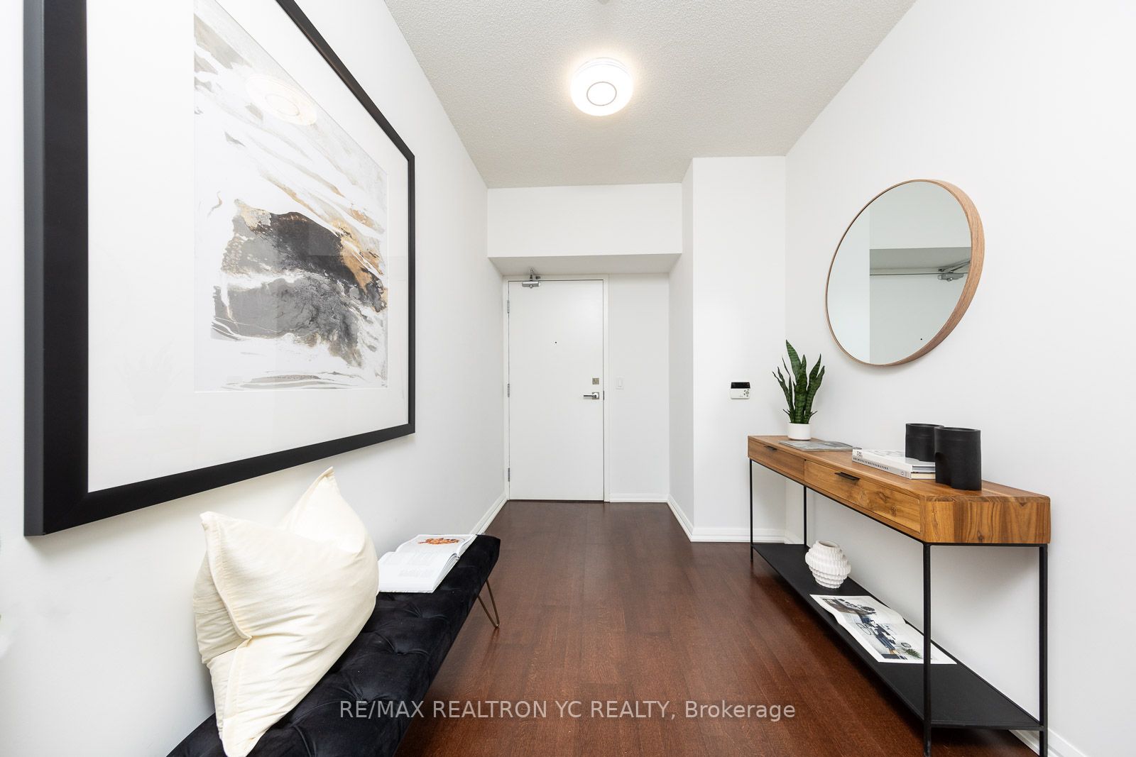 832 Bay St, #3210