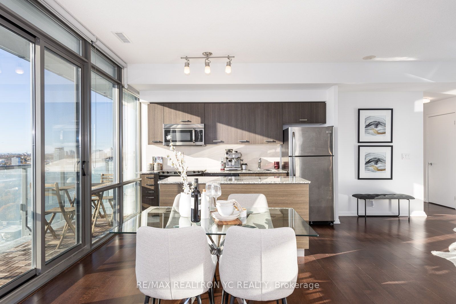 832 Bay St, #3210