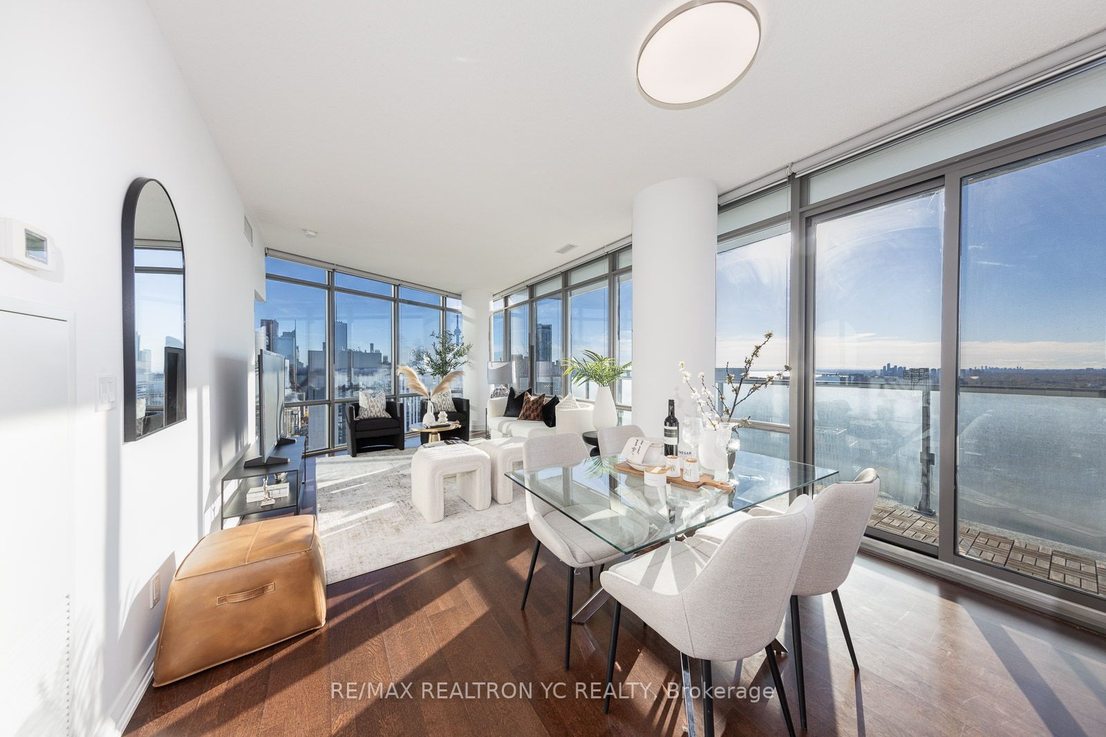 832 Bay St, #3210