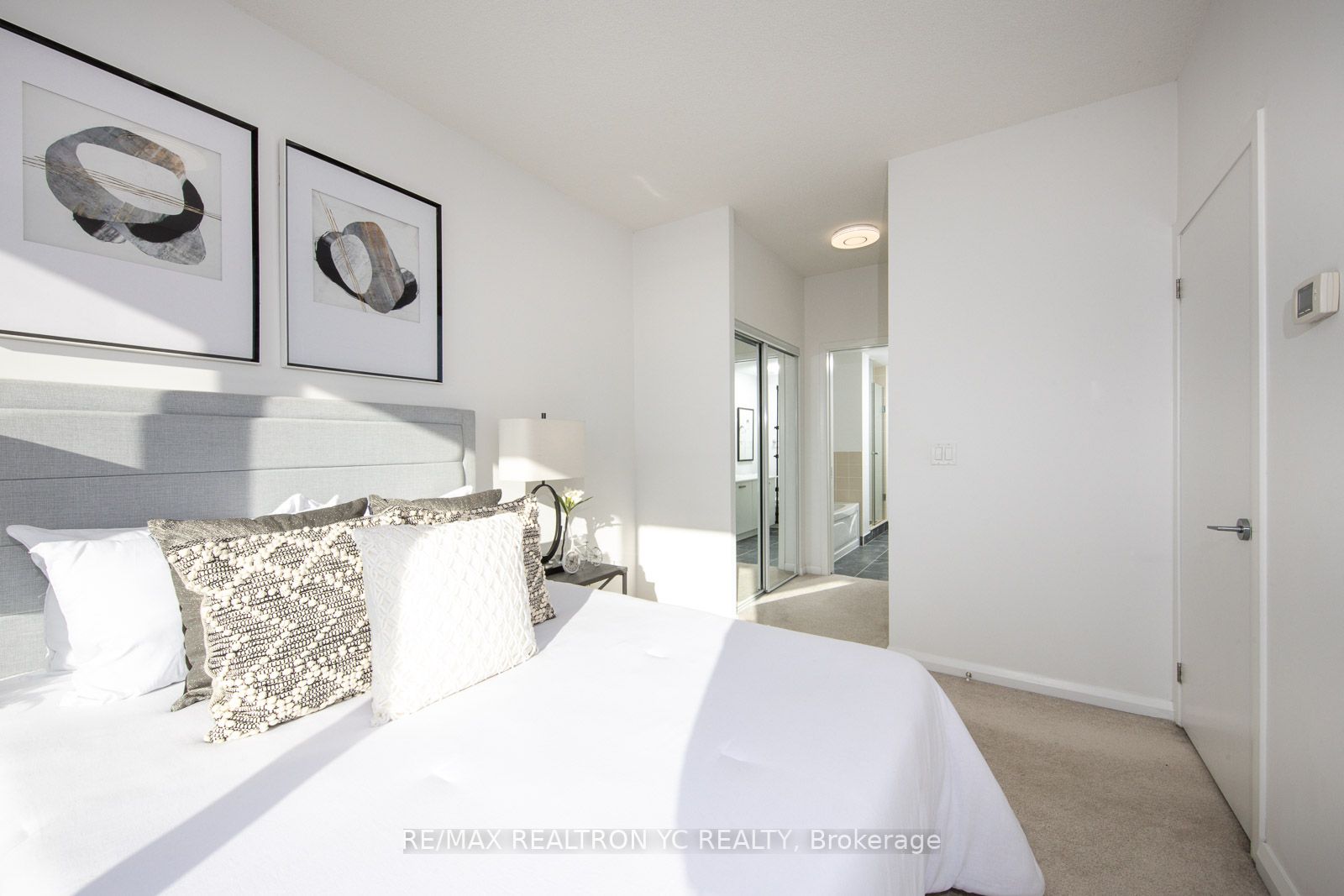 832 Bay St, #3210