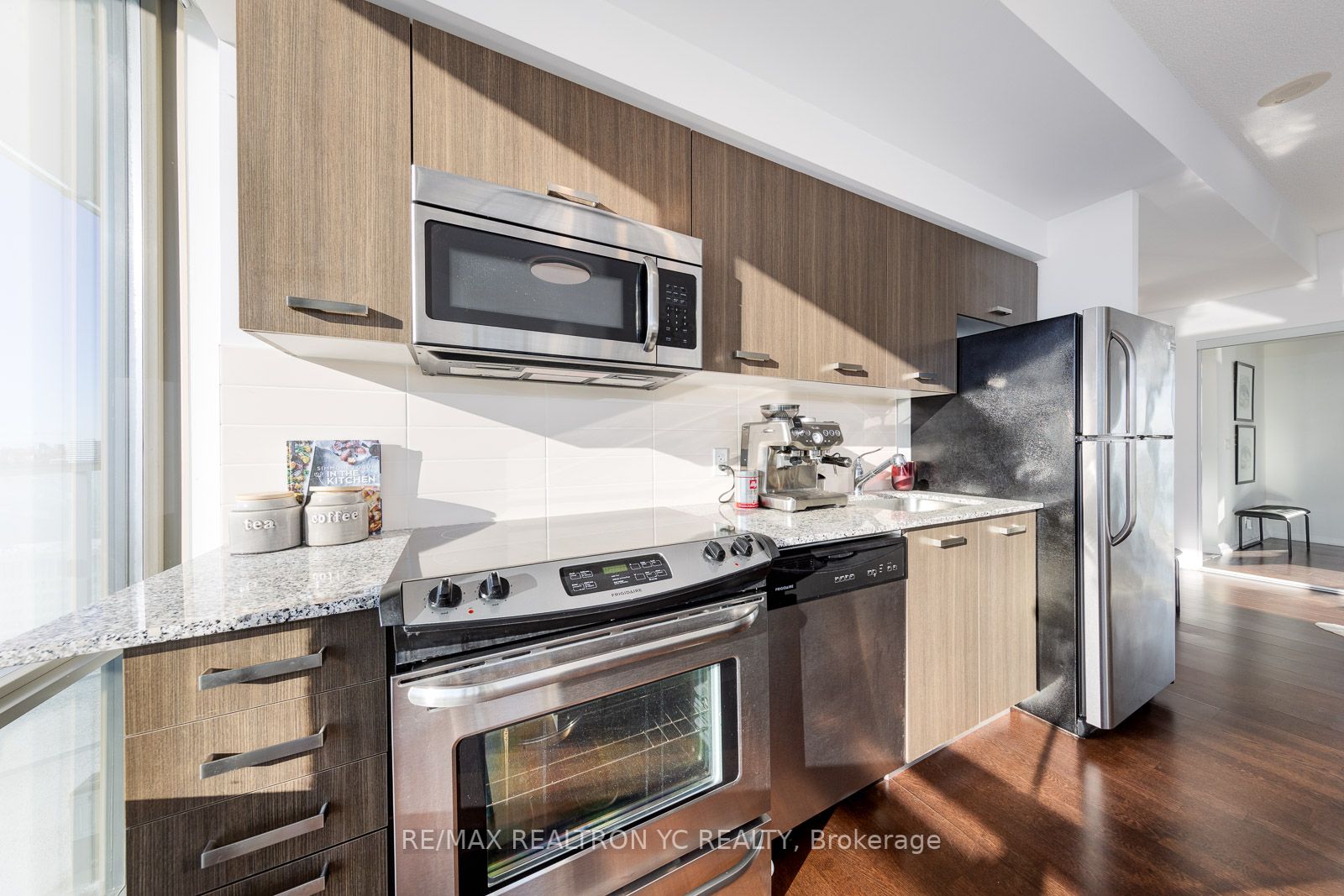 832 Bay St, #3210