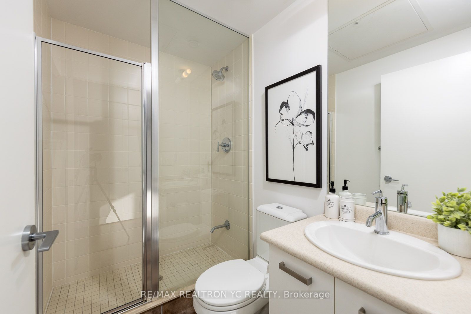 832 Bay St, #3210