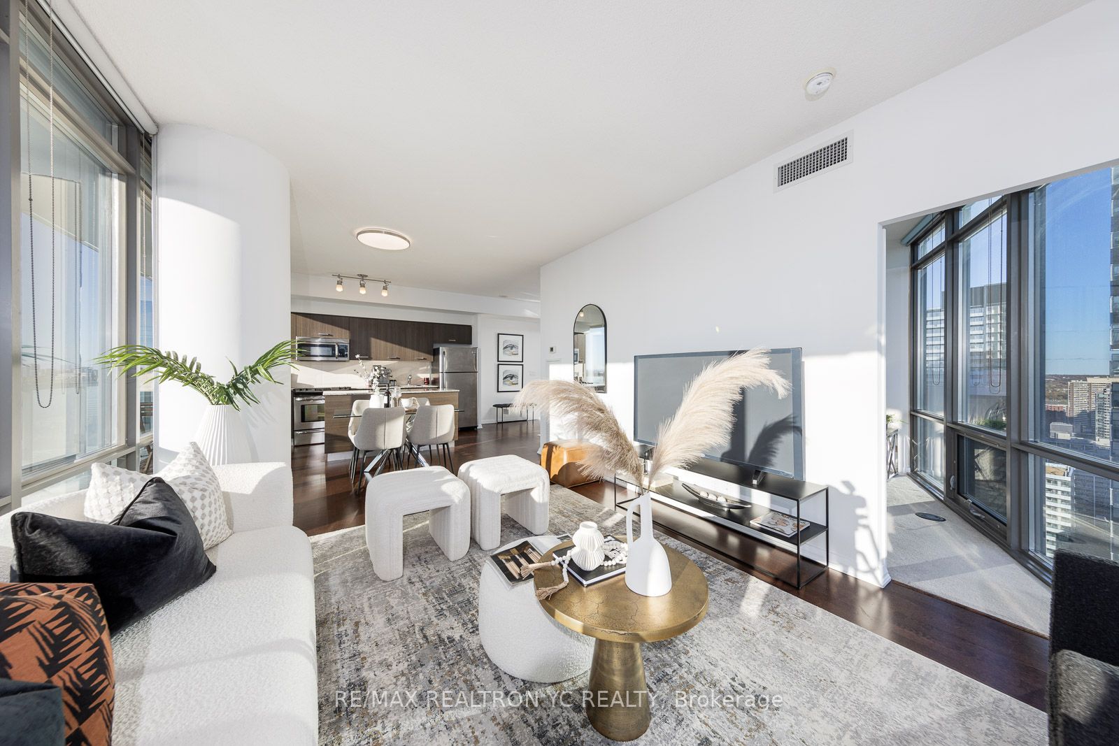 832 Bay St, #3210