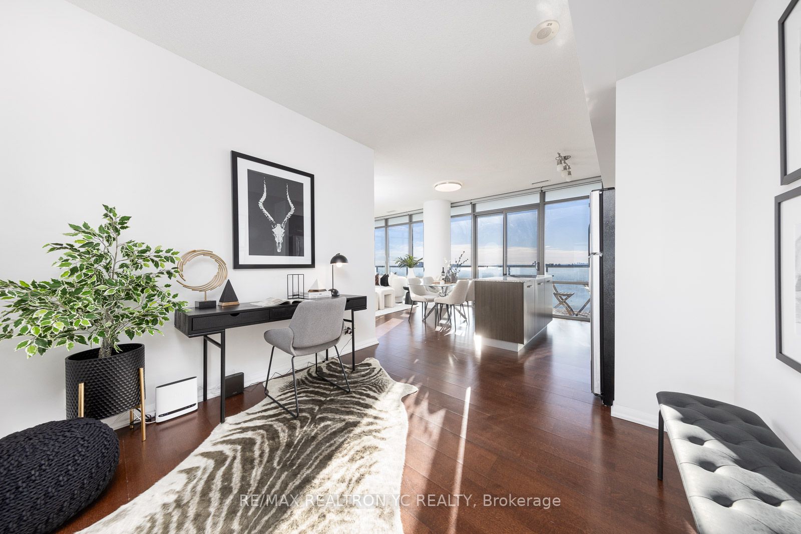 832 Bay St, #3210