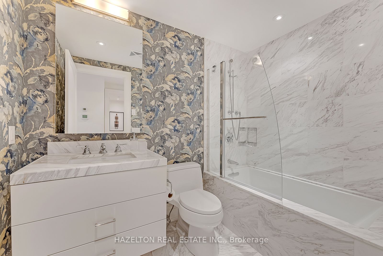 181 Davenport Rd, #702