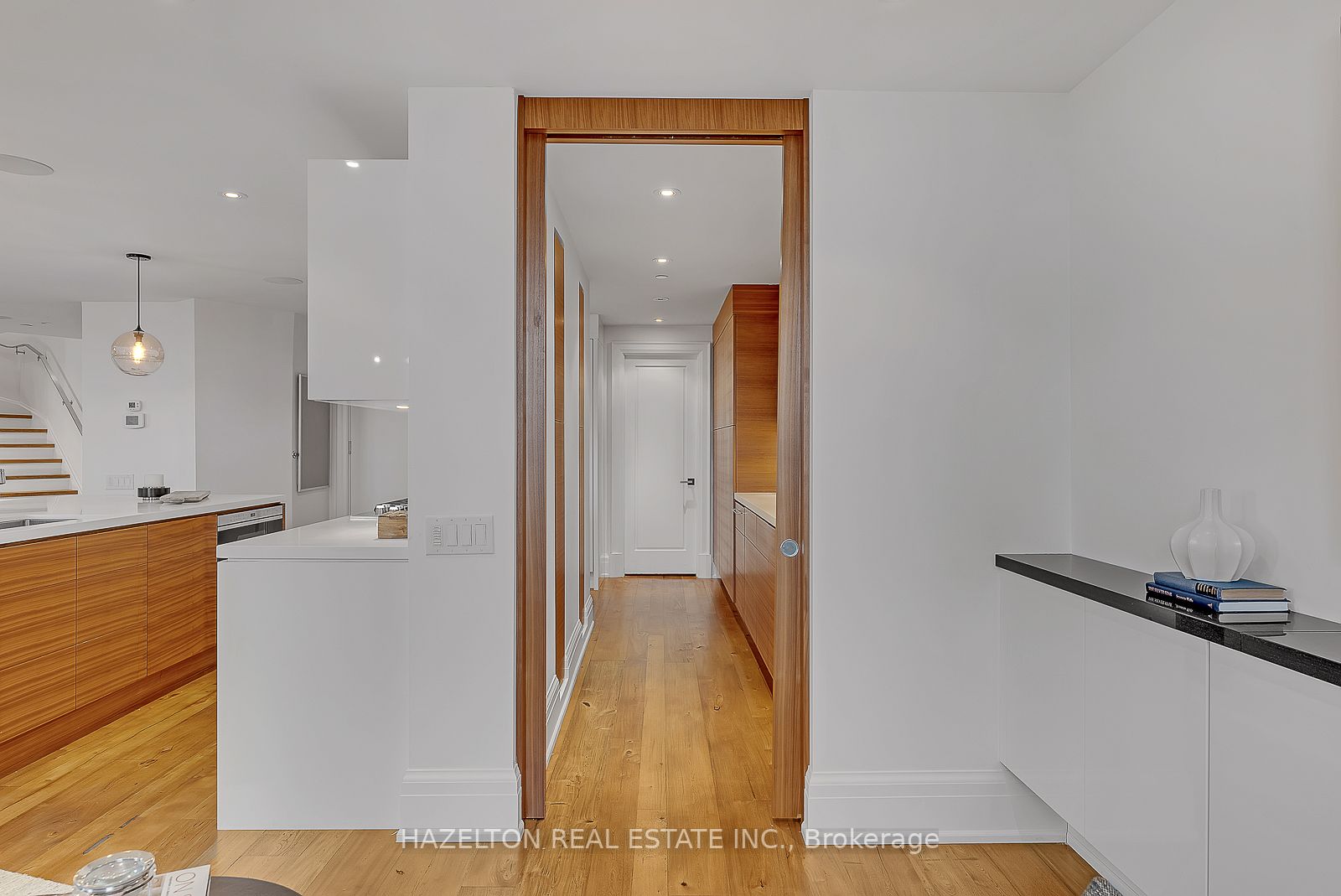 181 Davenport Rd, #702
