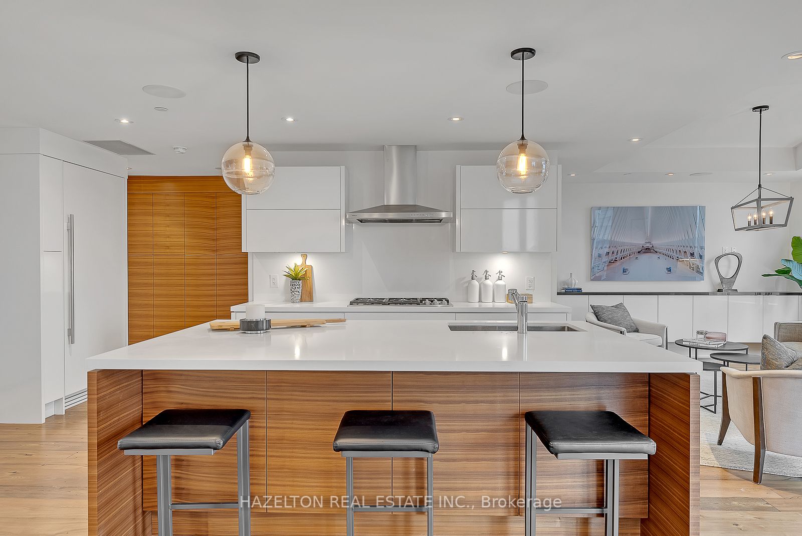 181 Davenport Rd, #702