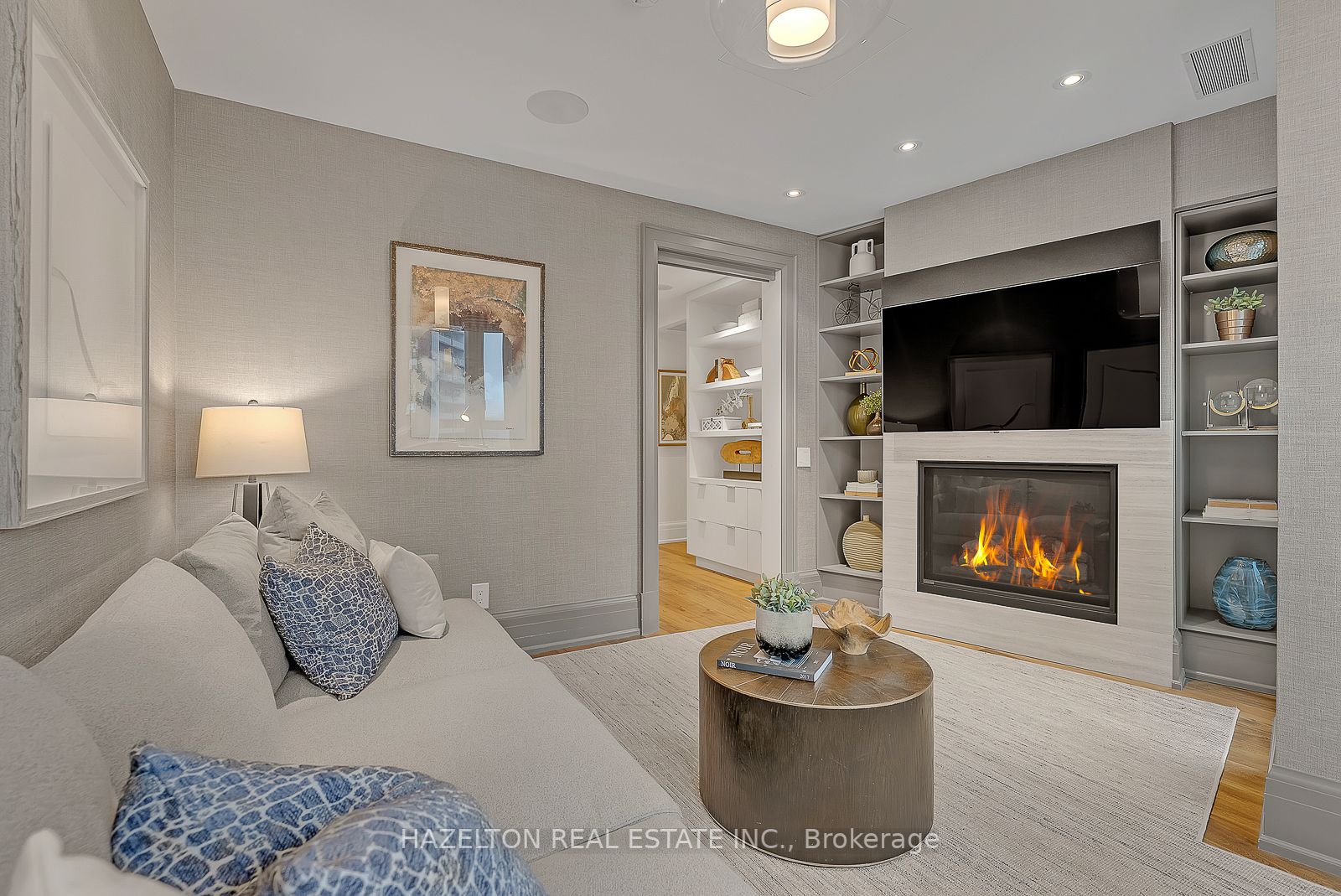 181 Davenport Rd, #702